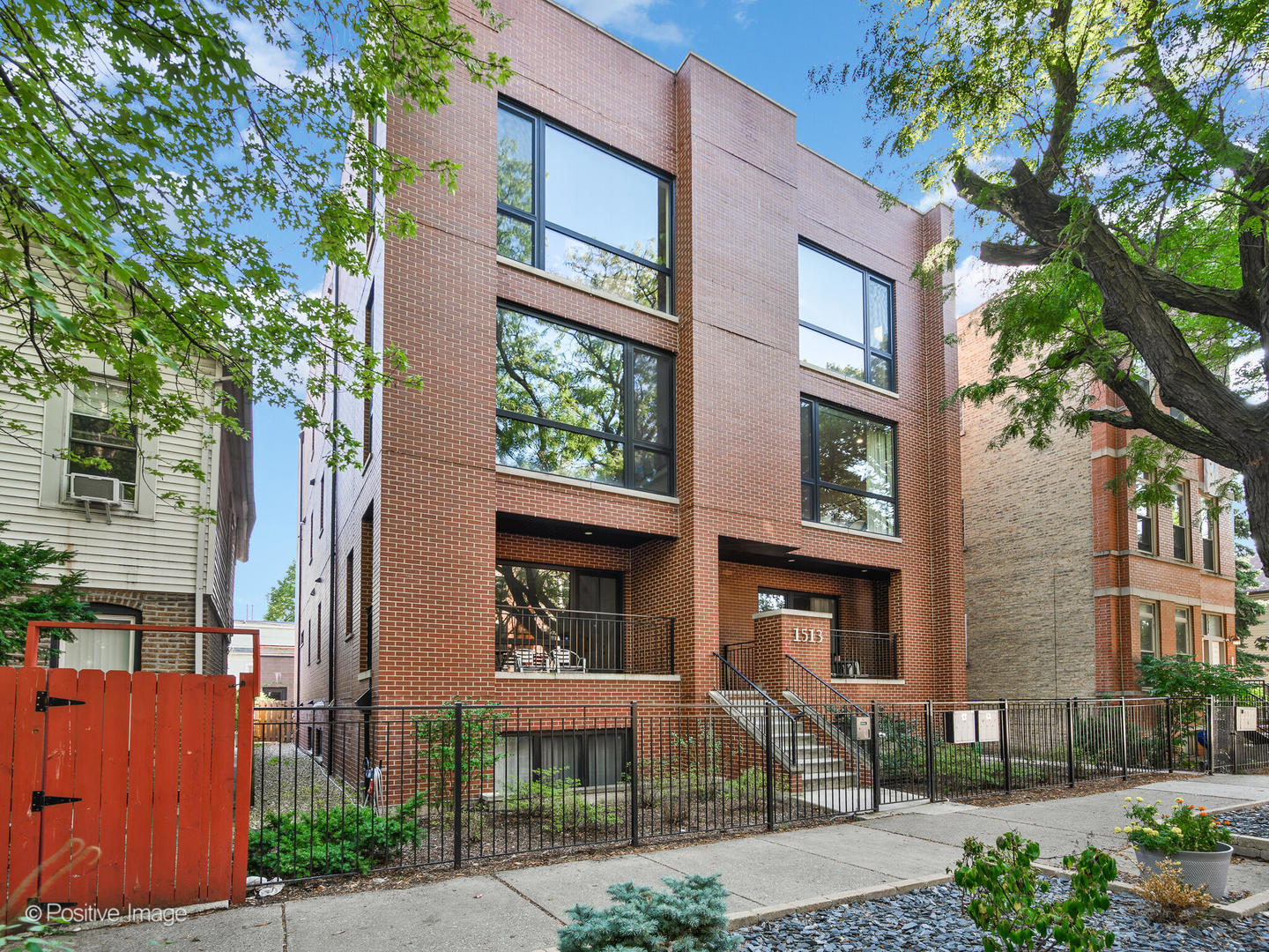1513 W Ohio Street Unit: 2W