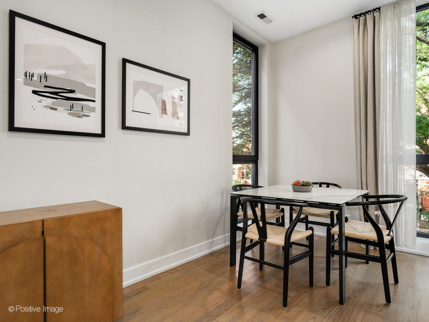 1513 W Ohio Street Unit: 2W