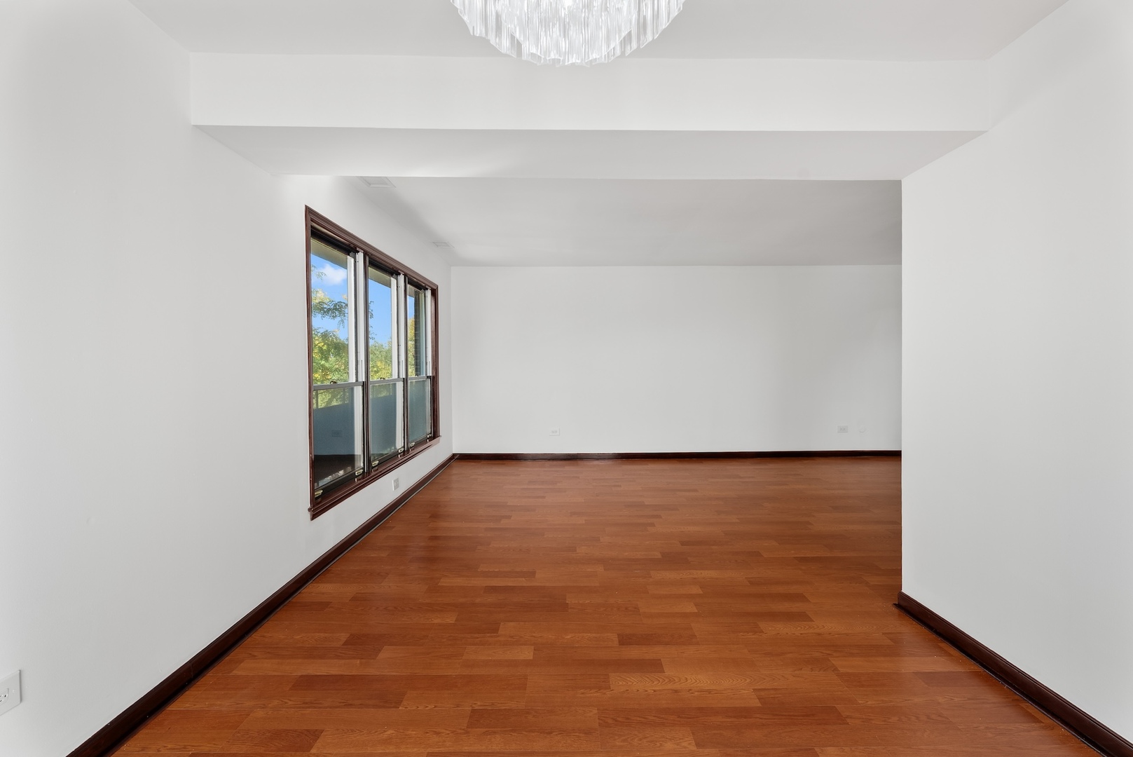 6517 N CALIFORNIA Avenue Unit: 303