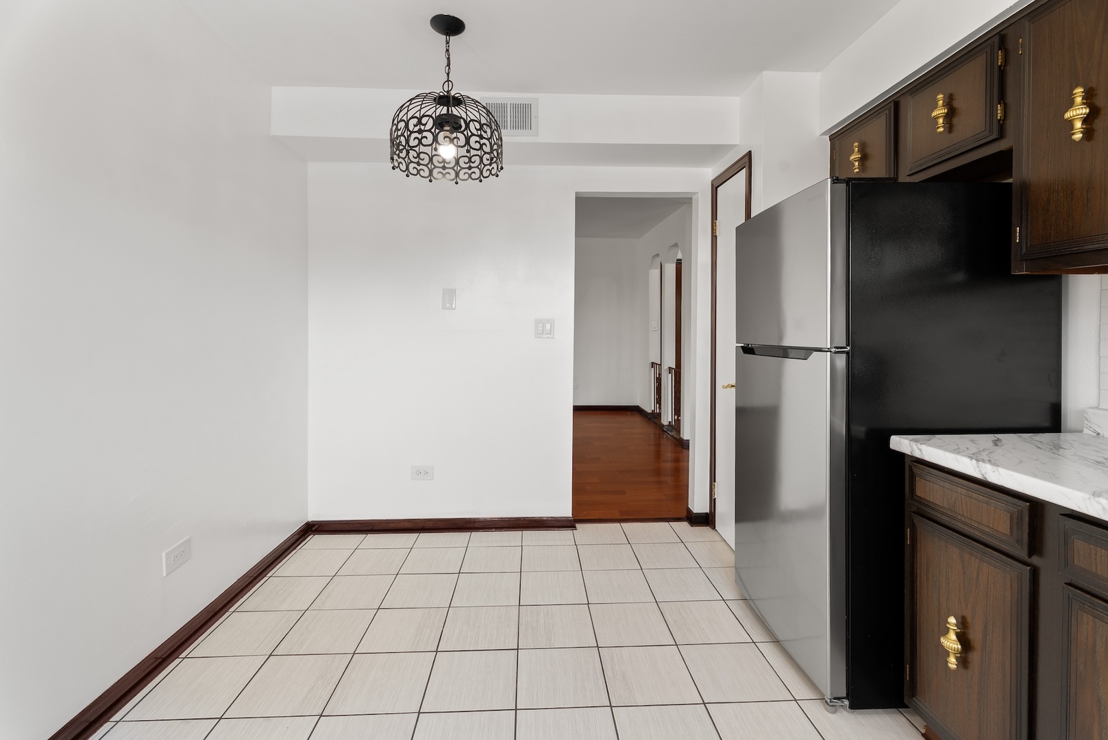 6517 N CALIFORNIA Avenue Unit: 303