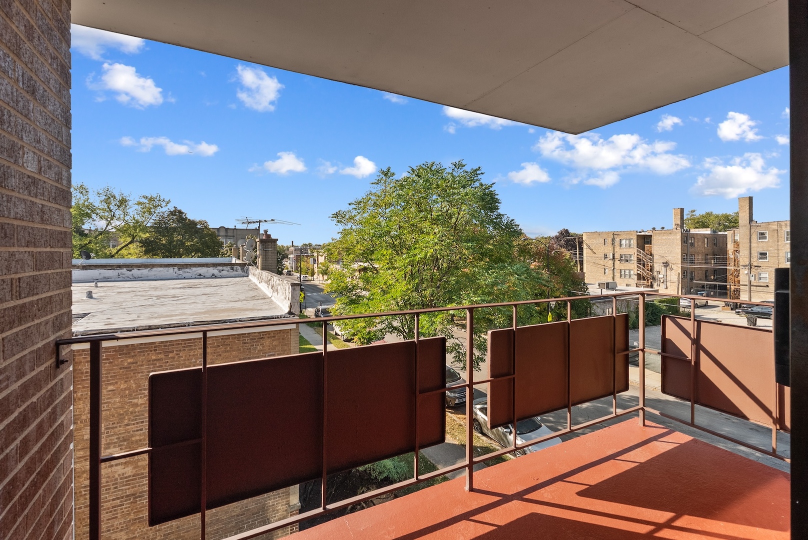6517 N CALIFORNIA Avenue Unit: 303