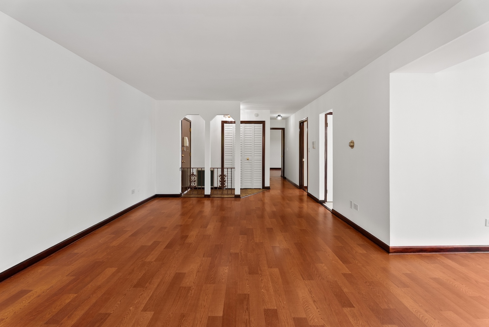 6517 N CALIFORNIA Avenue Unit: 303