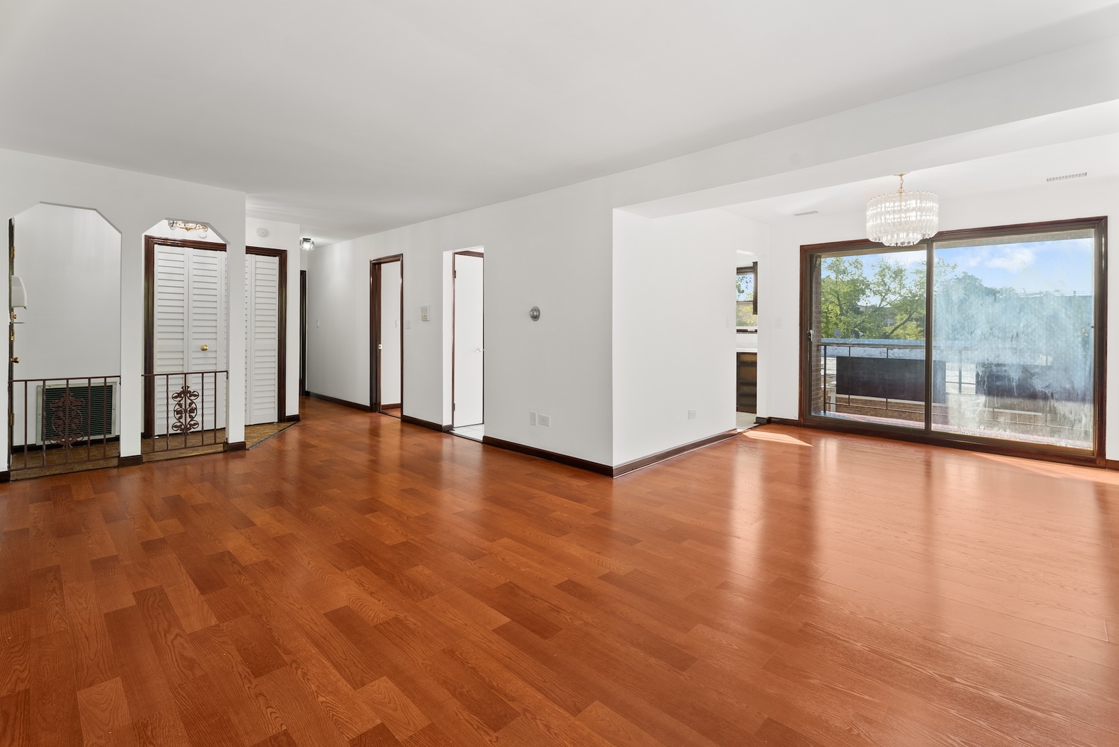 6517 N CALIFORNIA Avenue Unit: 303
