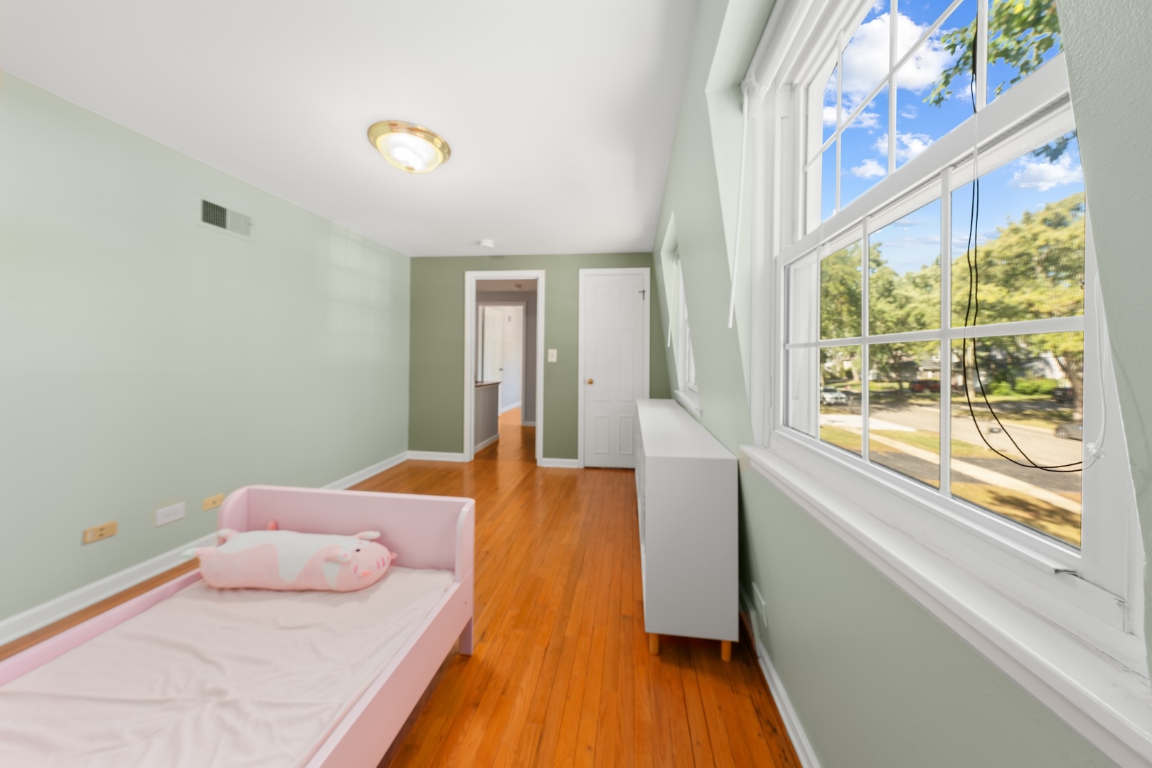 25W257 Gunston Avenue