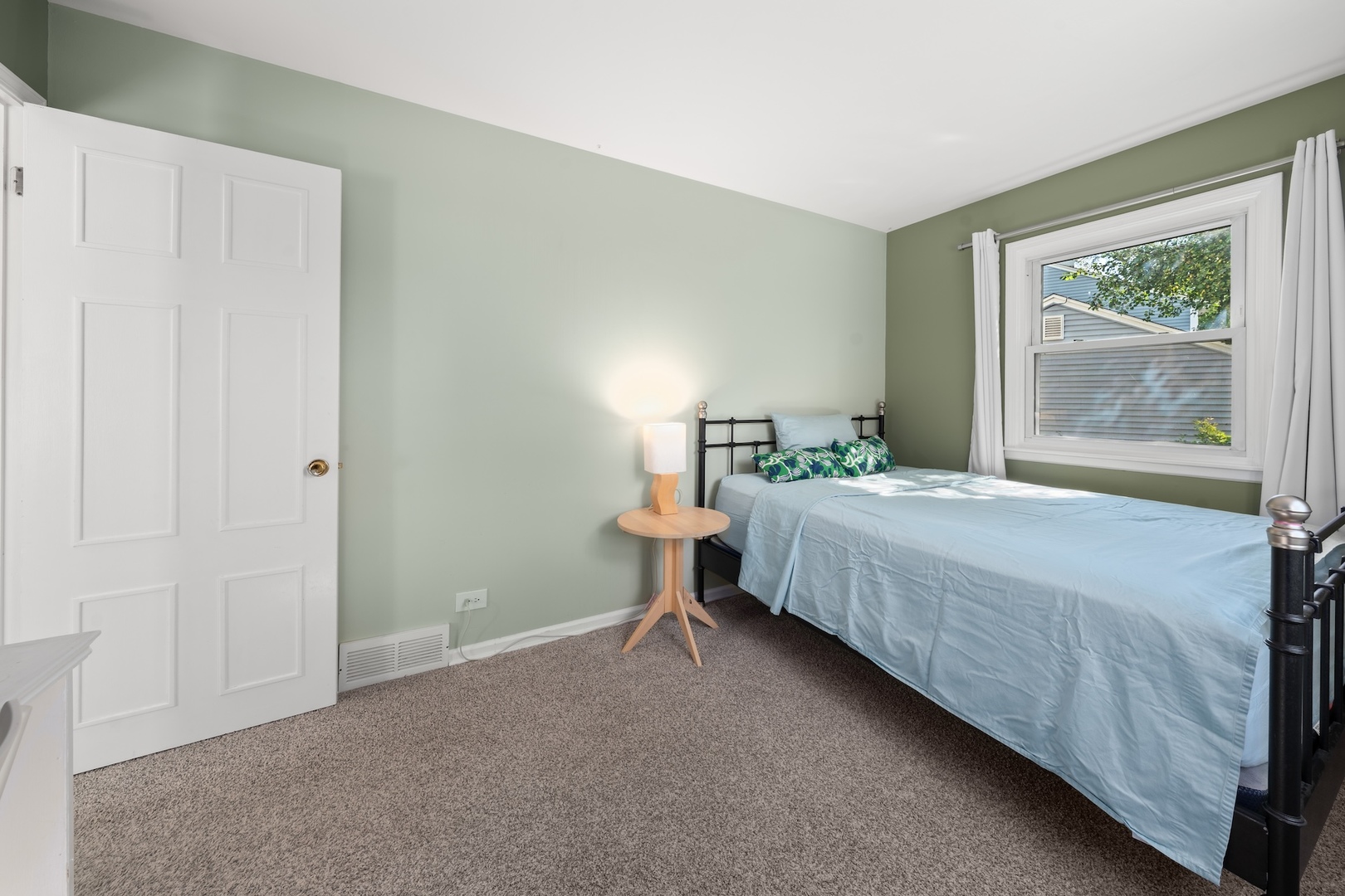 25W257 Gunston Avenue