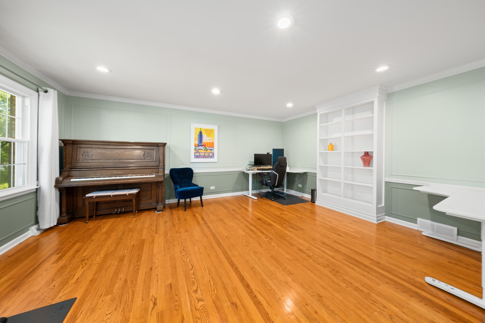 25W257 Gunston Avenue