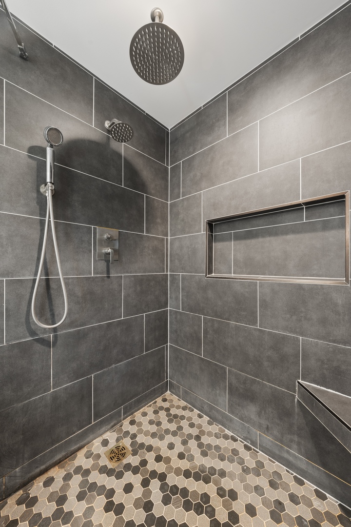 25W257 Gunston Avenue