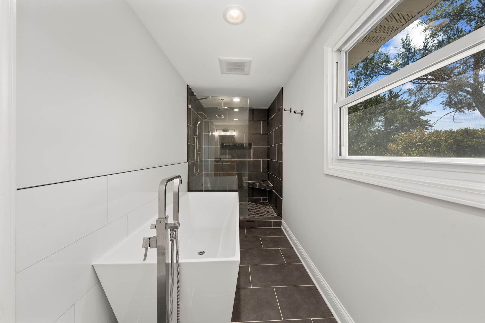 25W257 Gunston Avenue