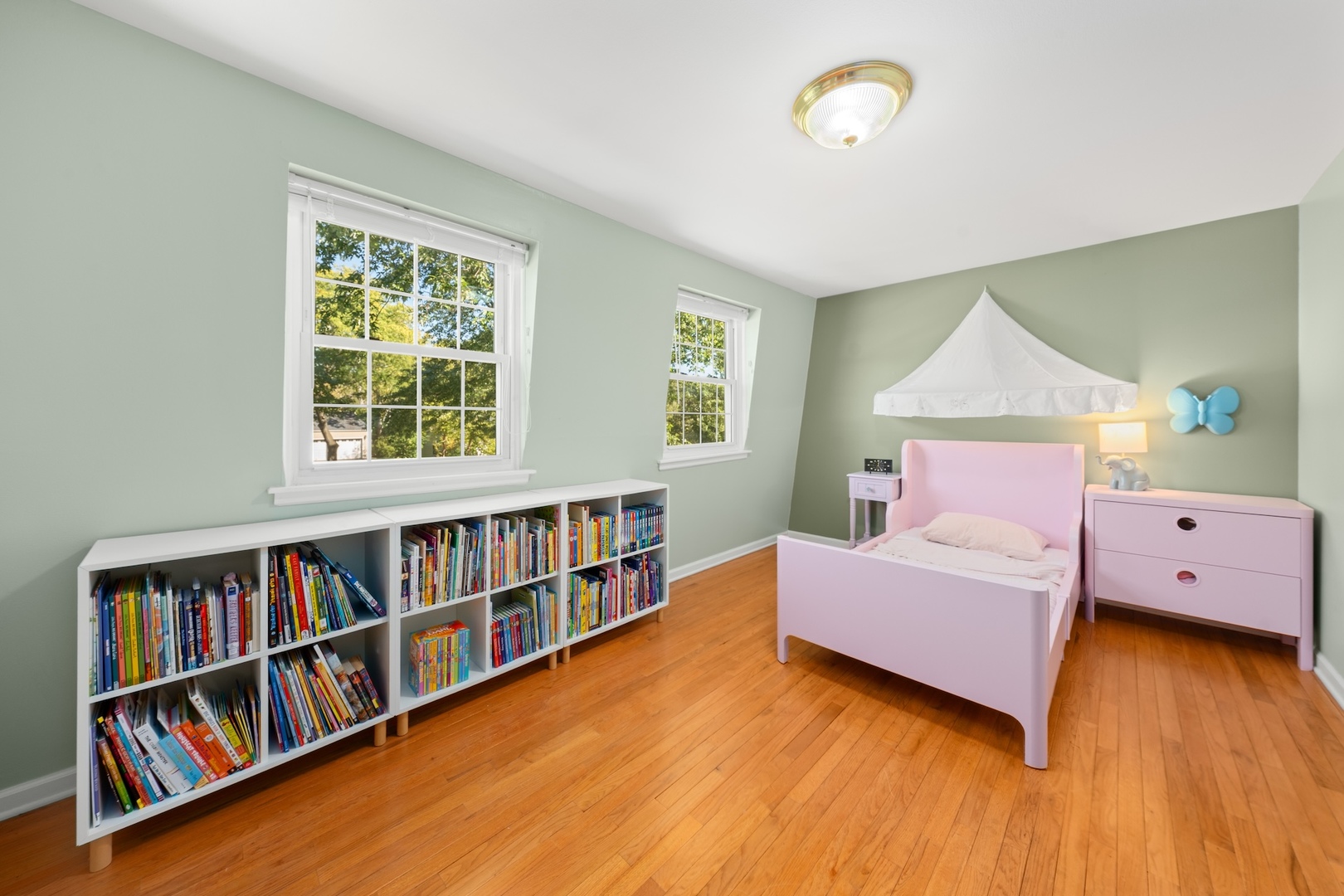 25W257 Gunston Avenue