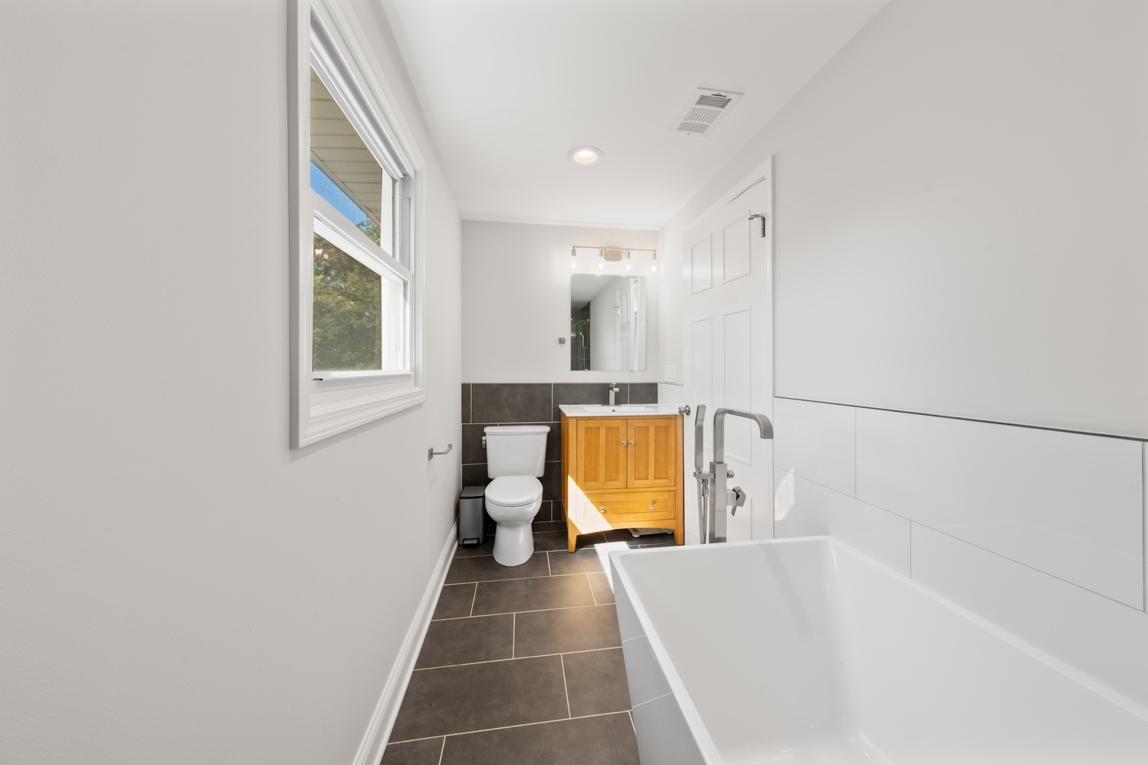 25W257 Gunston Avenue