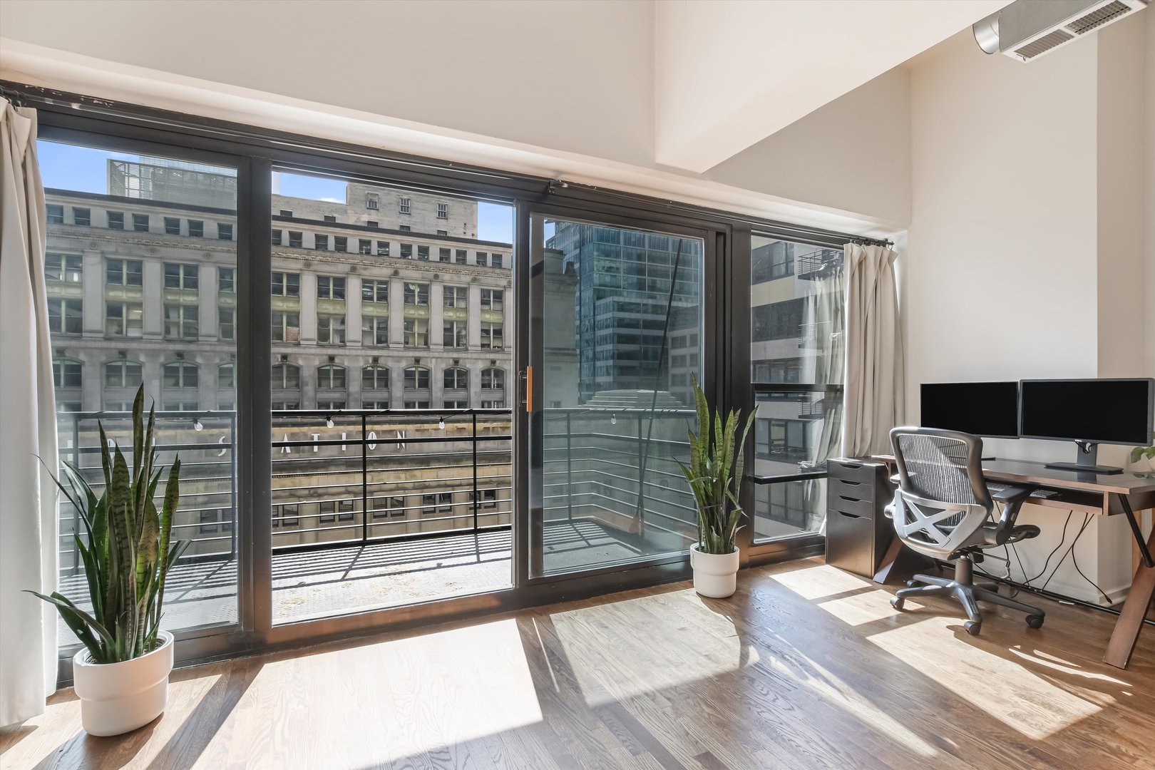 130 S CANAL Street Unit: 624