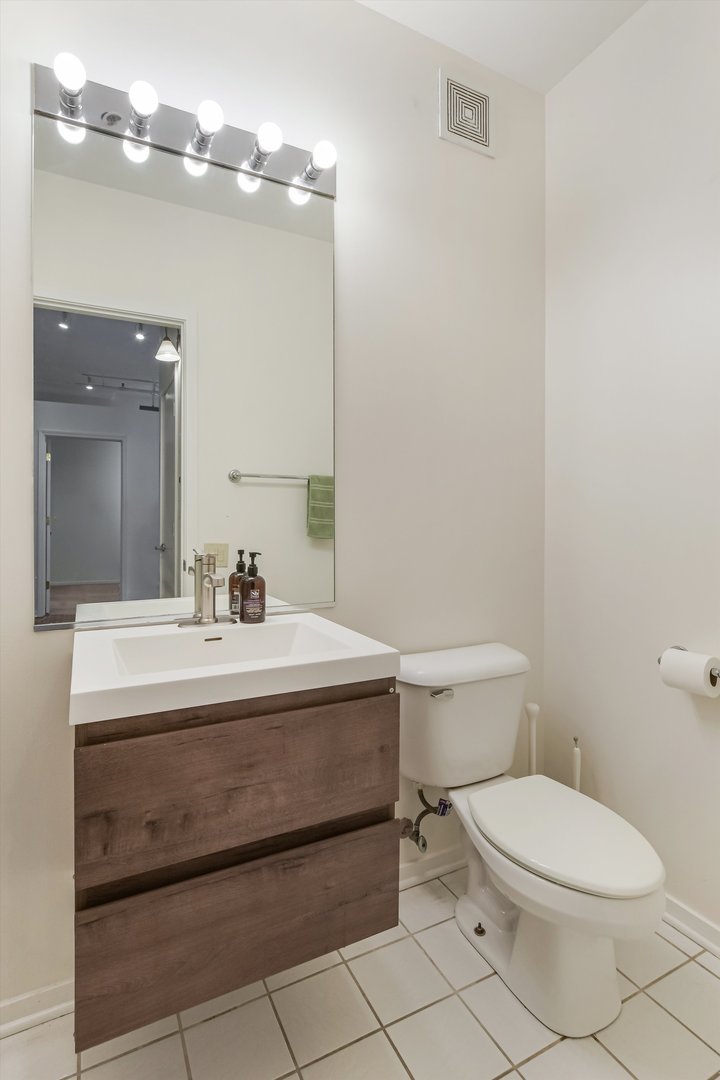 130 S CANAL Street Unit: 624