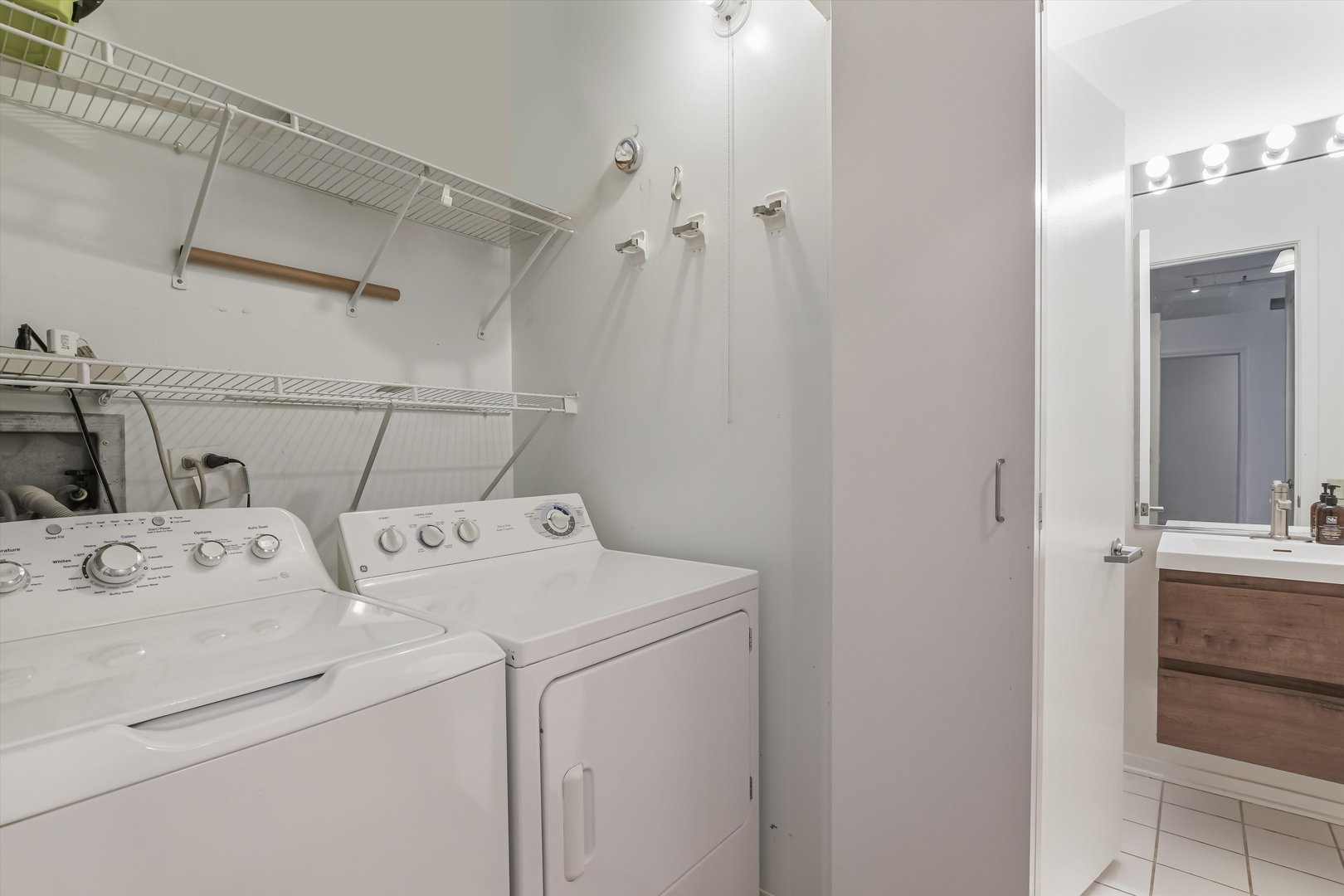 130 S CANAL Street Unit: 624