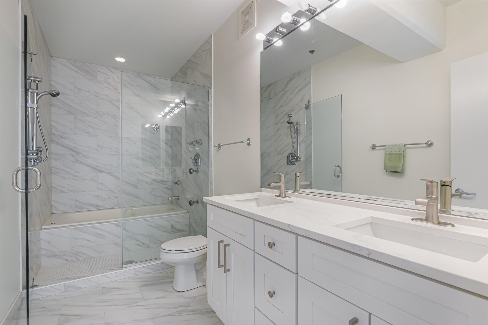 130 S CANAL Street Unit: 624