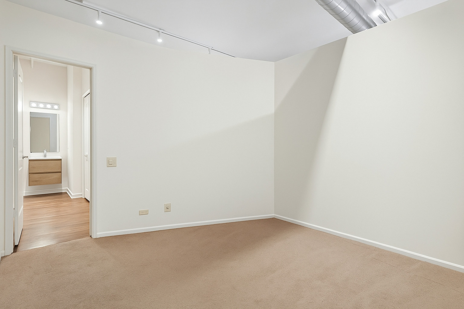 130 S CANAL Street Unit: 624