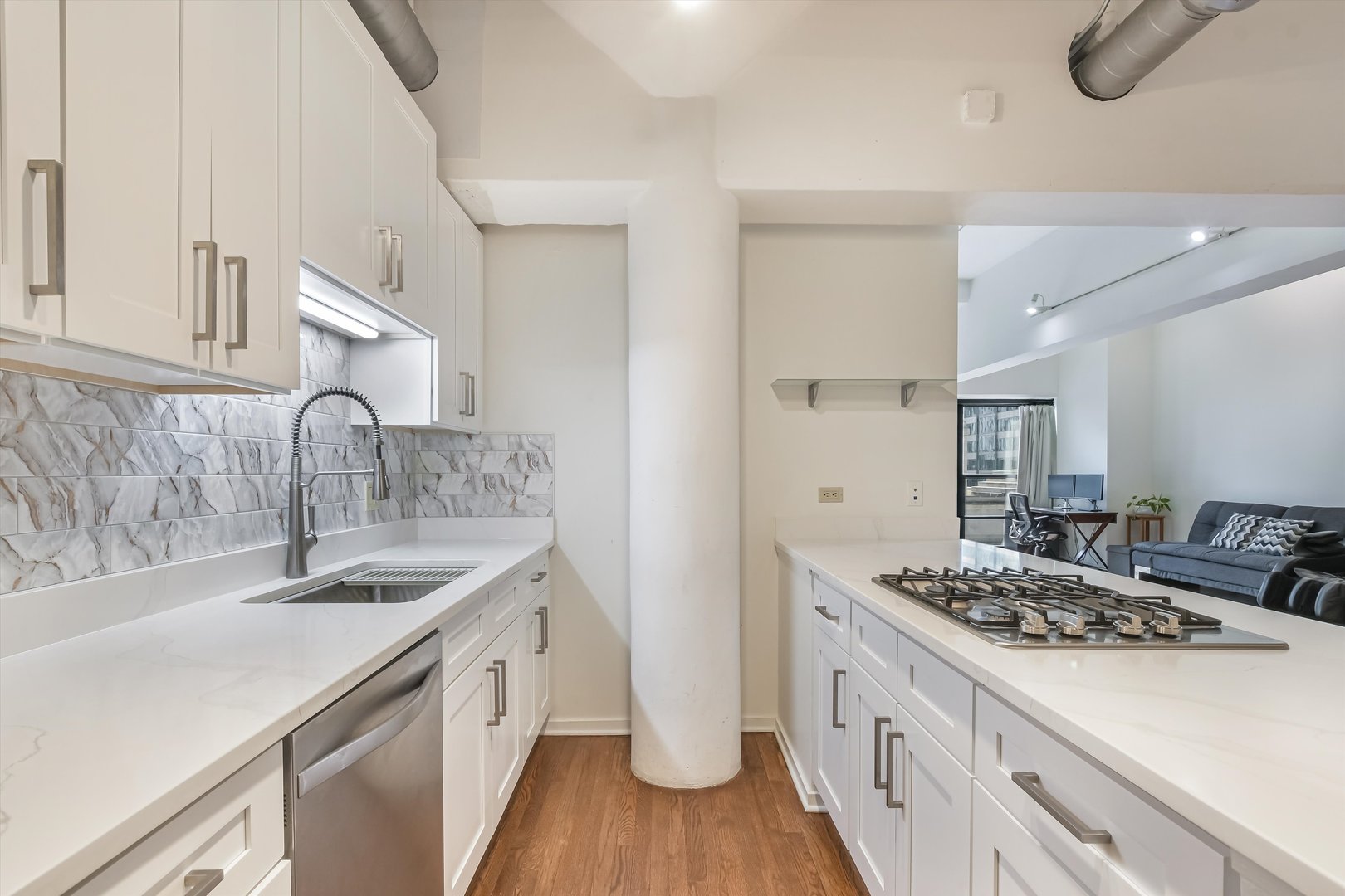 130 S CANAL Street Unit: 624