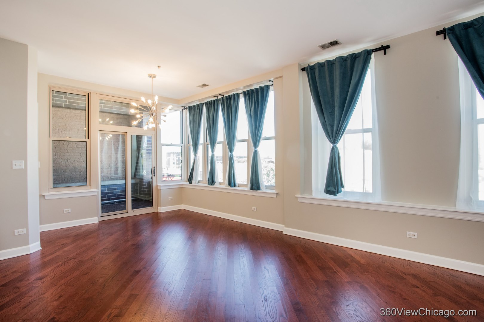 3113 W Lawrence Avenue Unit: A301