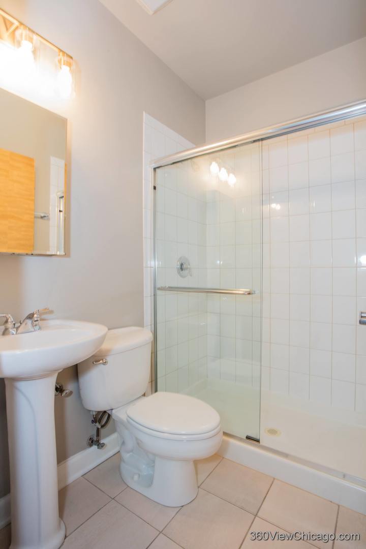 3113 W Lawrence Avenue Unit: A301
