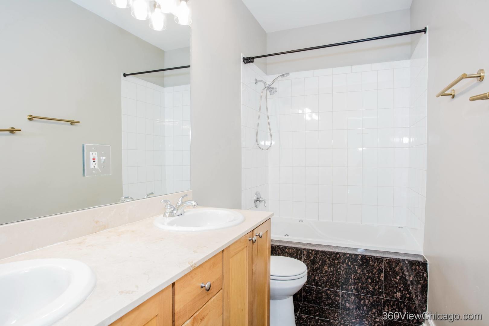 3113 W Lawrence Avenue Unit: A301