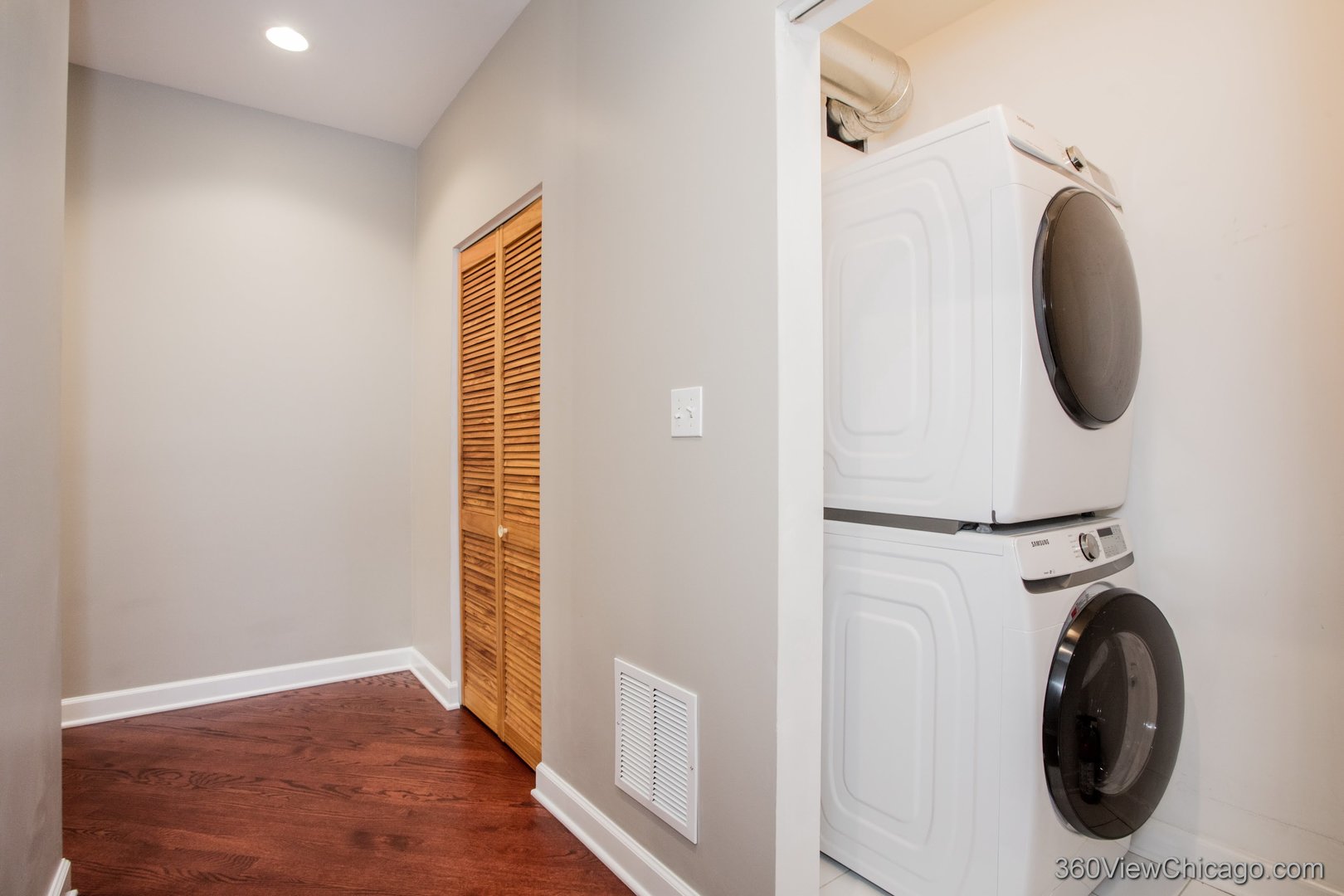 3113 W Lawrence Avenue Unit: A301