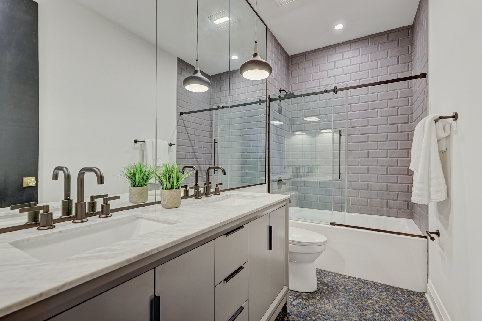 3406 N Keating Avenue