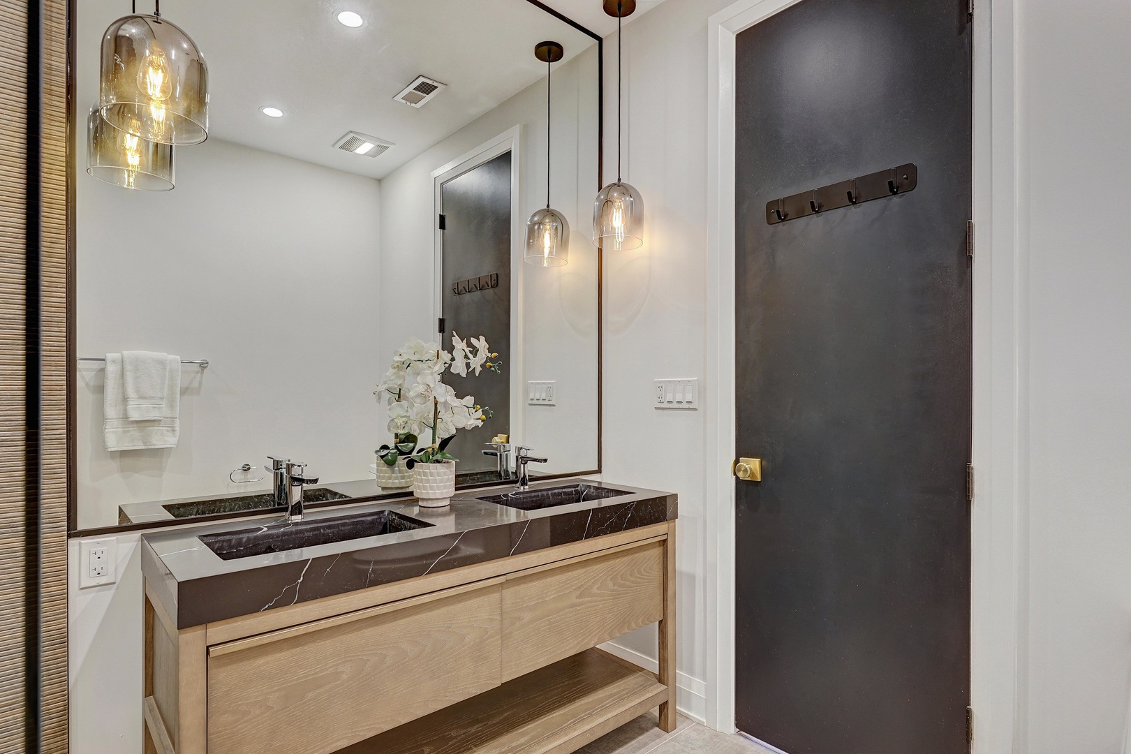 3406 N Keating Avenue