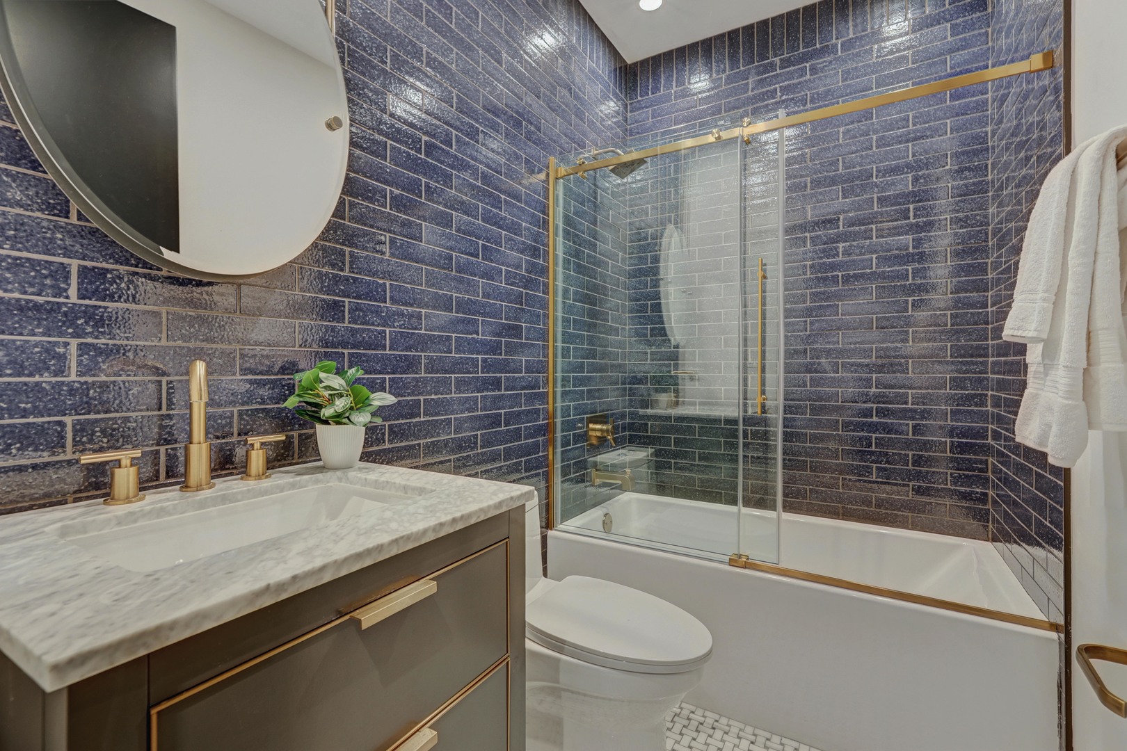 3406 N Keating Avenue