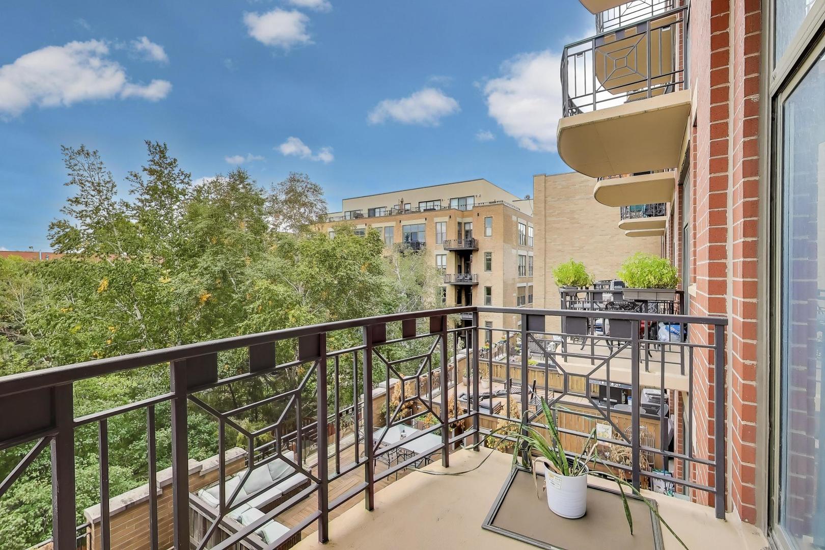 1301 W Madison Street Unit: 315