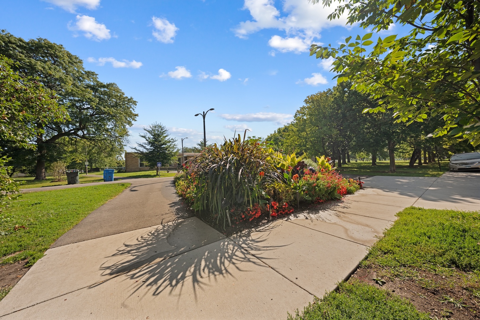 4960 N MARINE Drive Unit: 117
