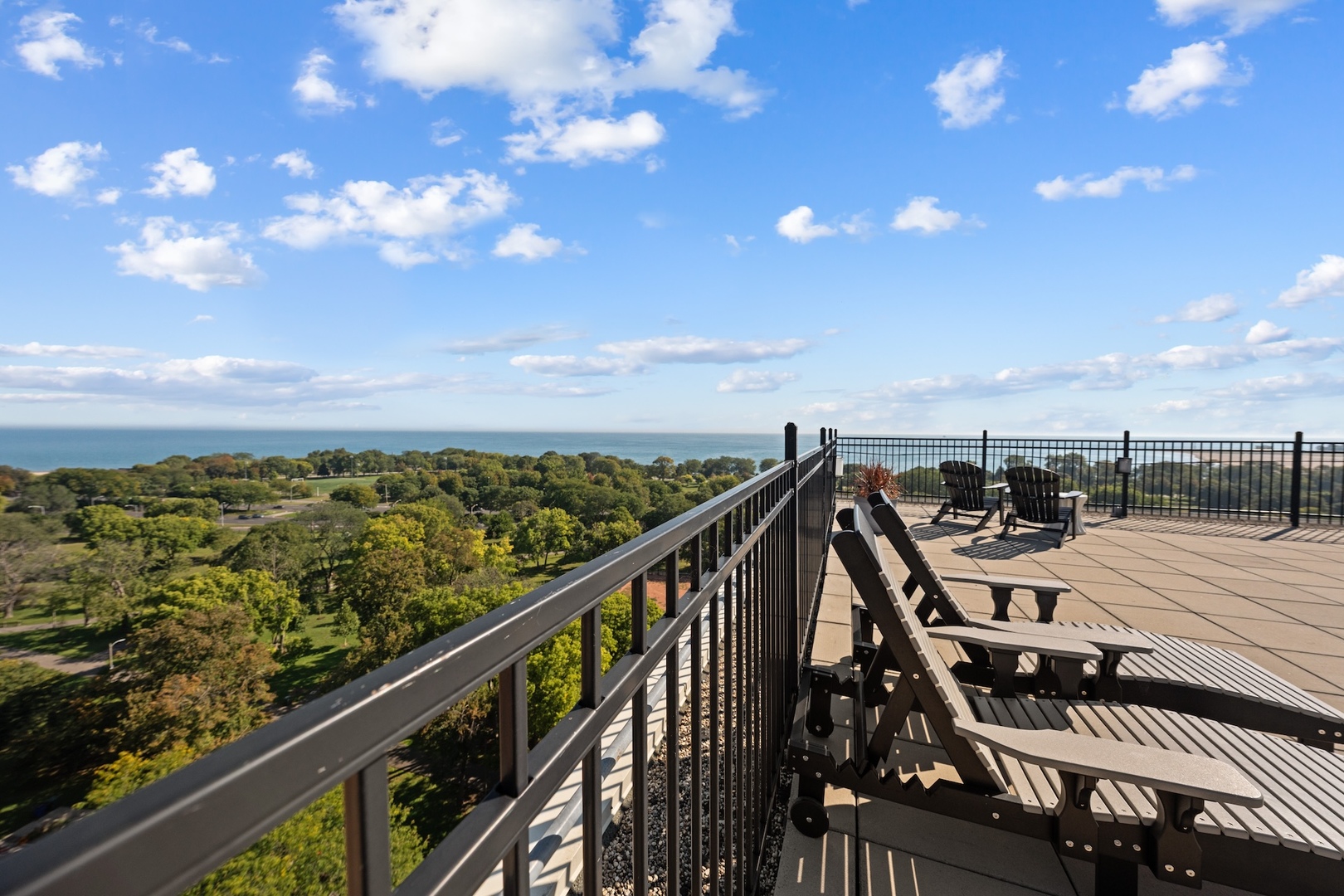 4960 N MARINE Drive Unit: 117