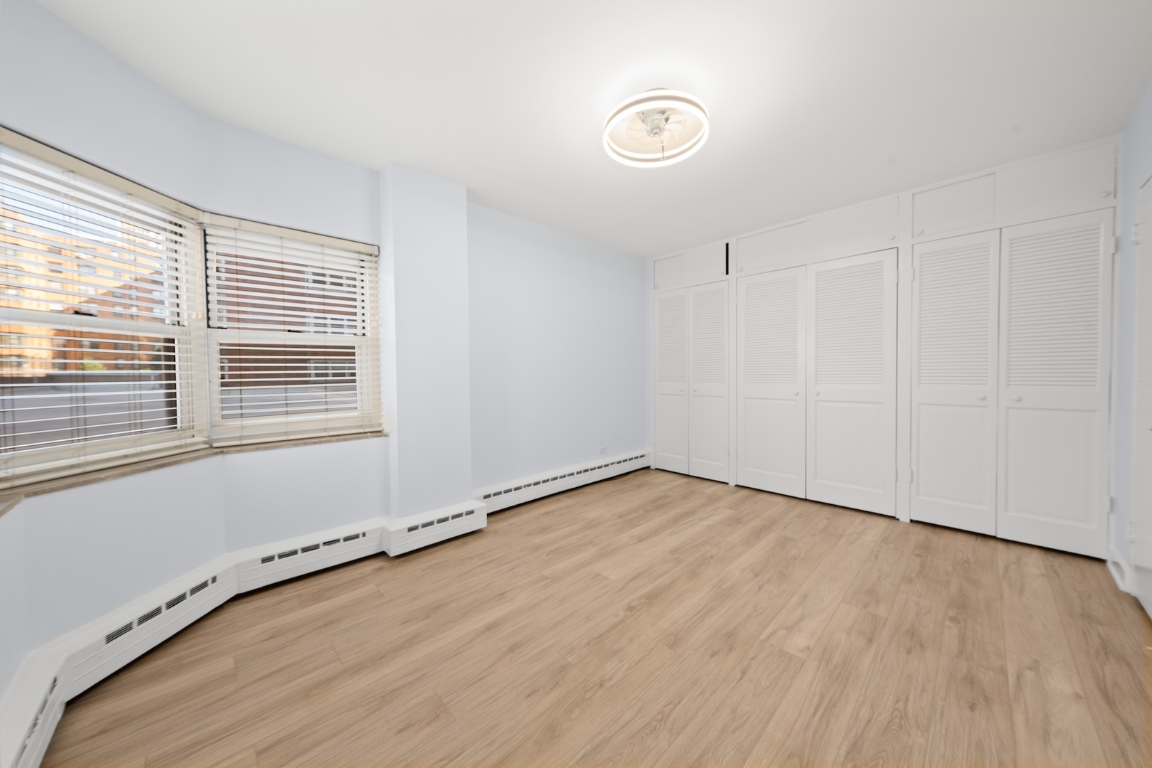 4960 N MARINE Drive Unit: 117