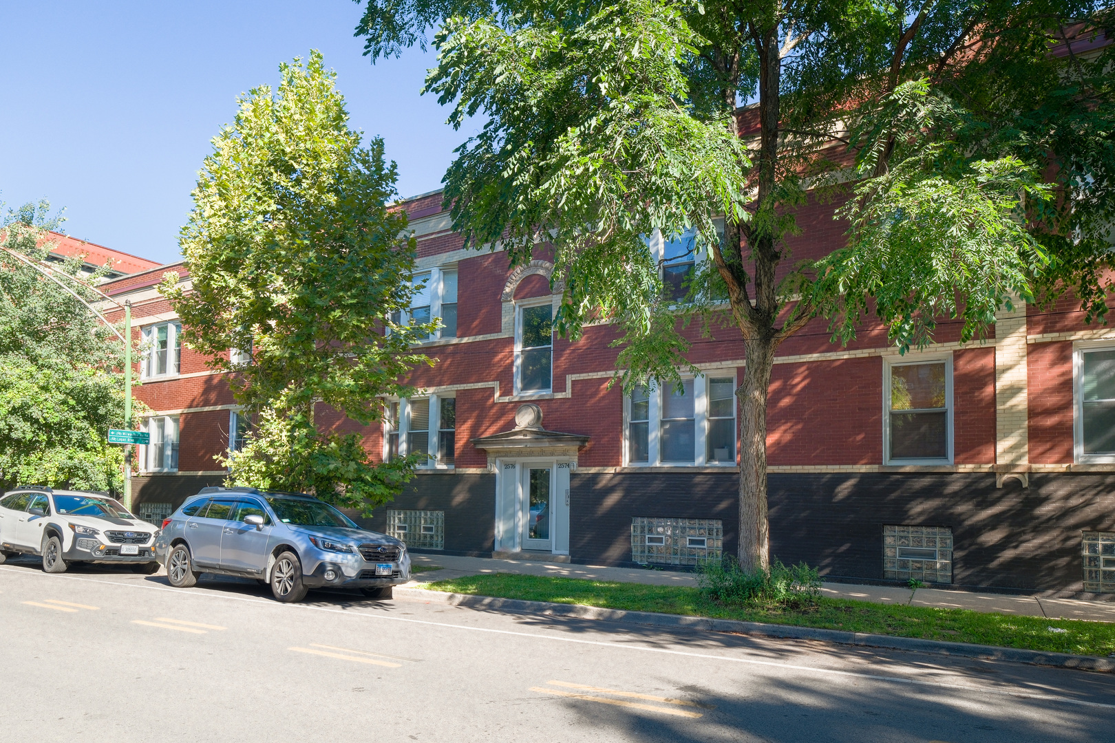 2578 W Lyndale Street Unit: 2