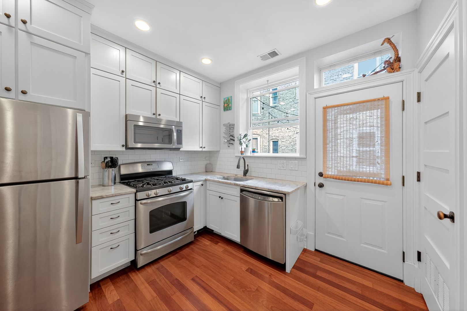 2578 W Lyndale Street Unit: 2
