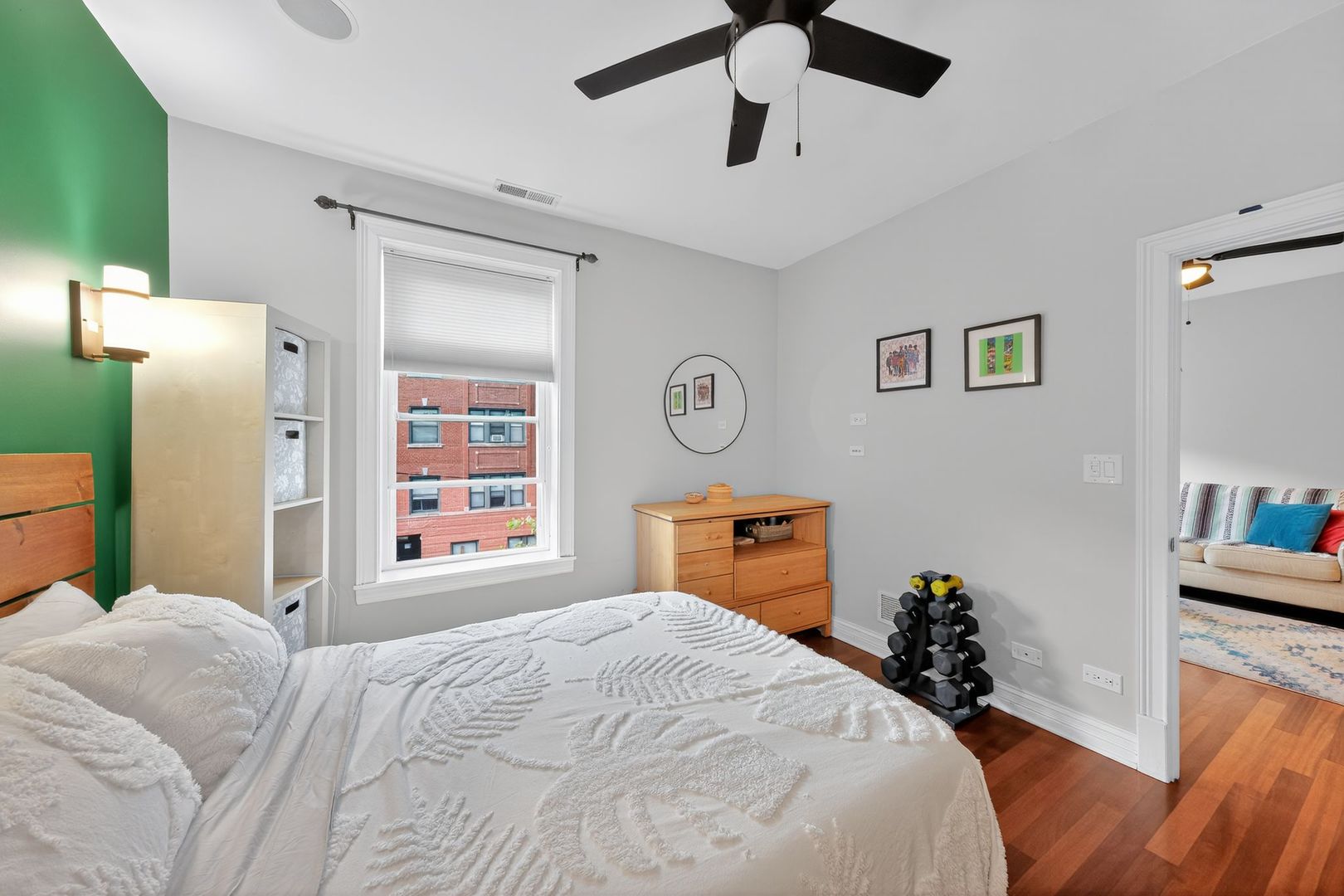 2578 W Lyndale Street Unit: 2