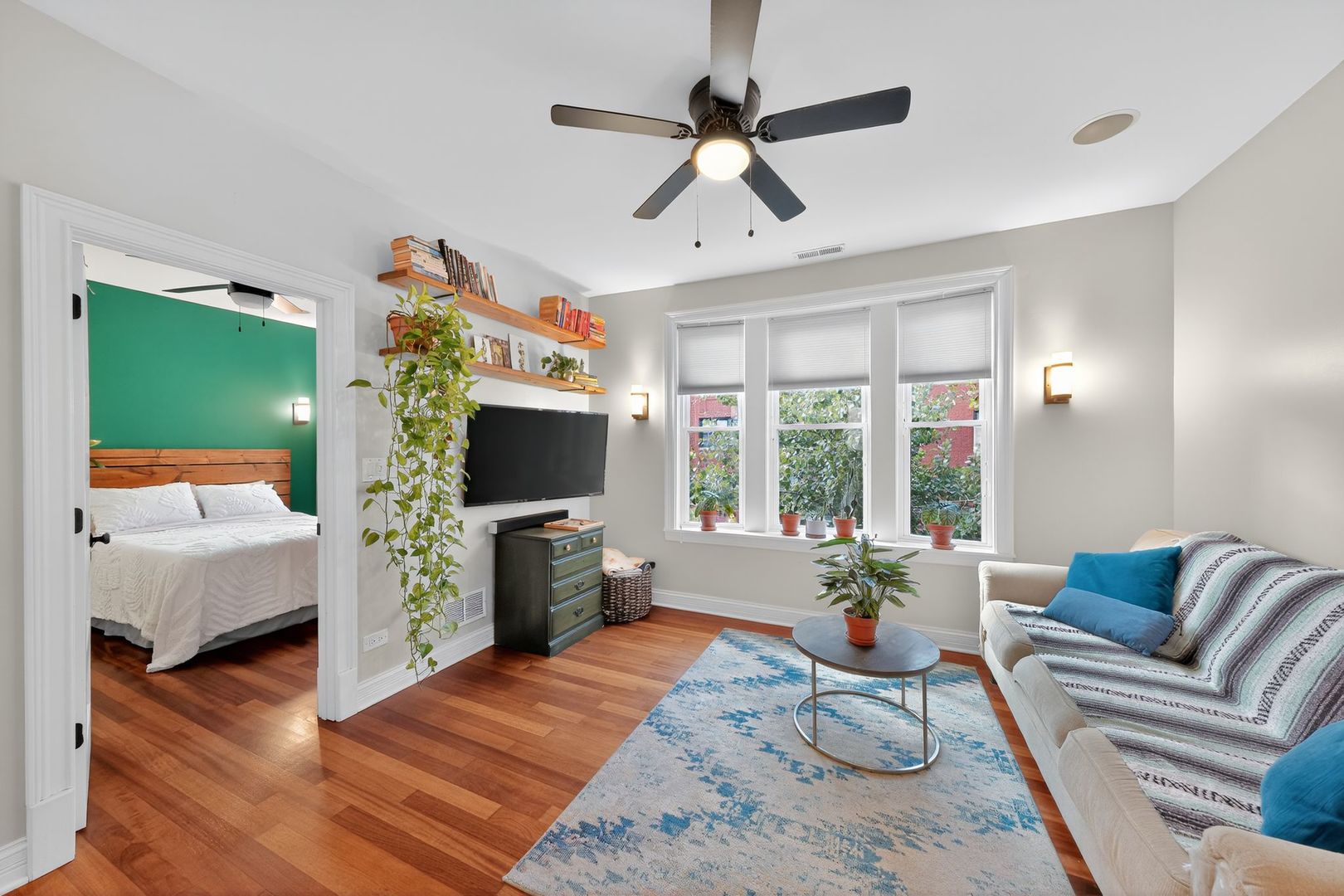 2578 W Lyndale Street Unit: 2