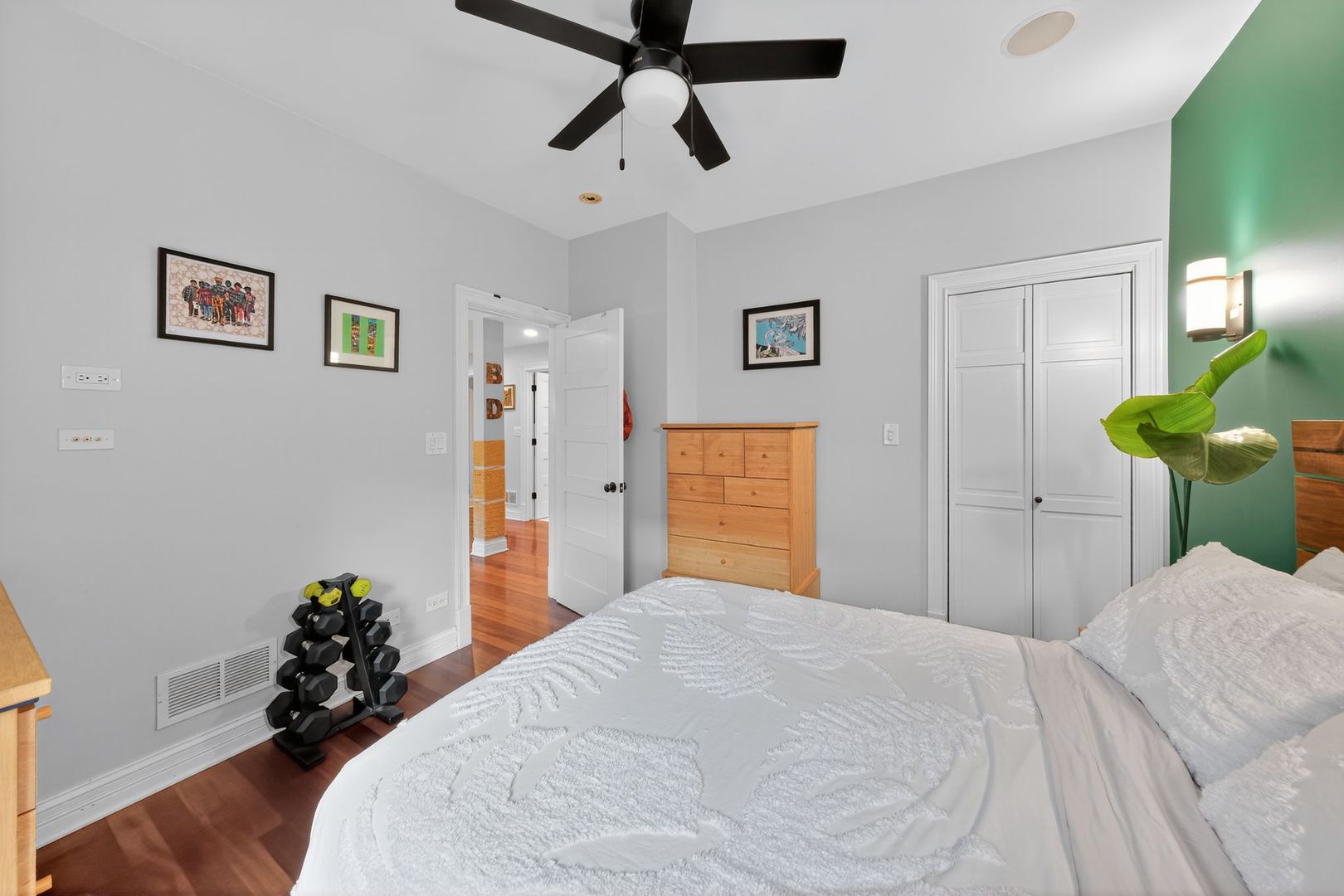 2578 W Lyndale Street Unit: 2