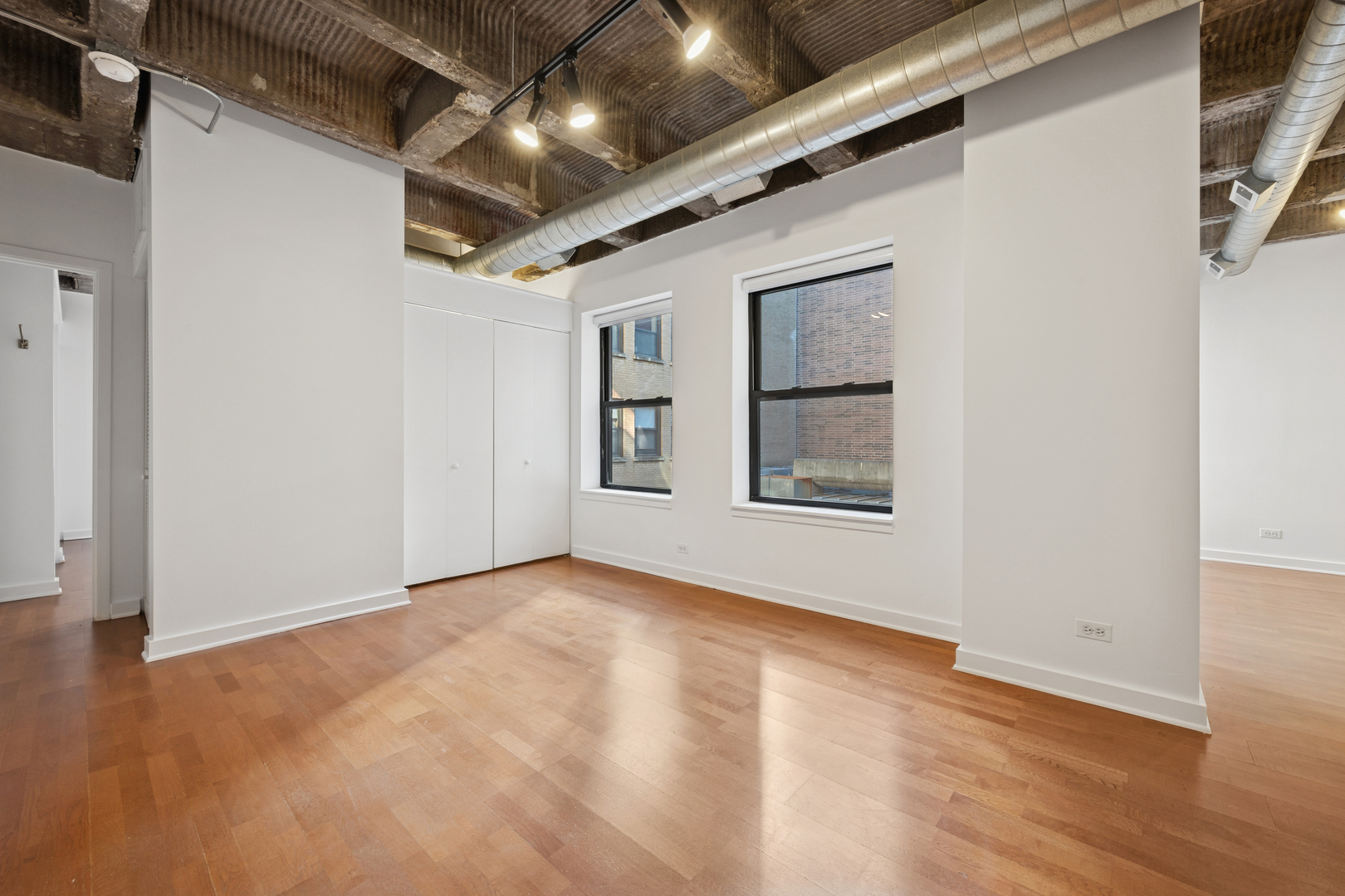 3150 N Sheffield Avenue Unit: 410