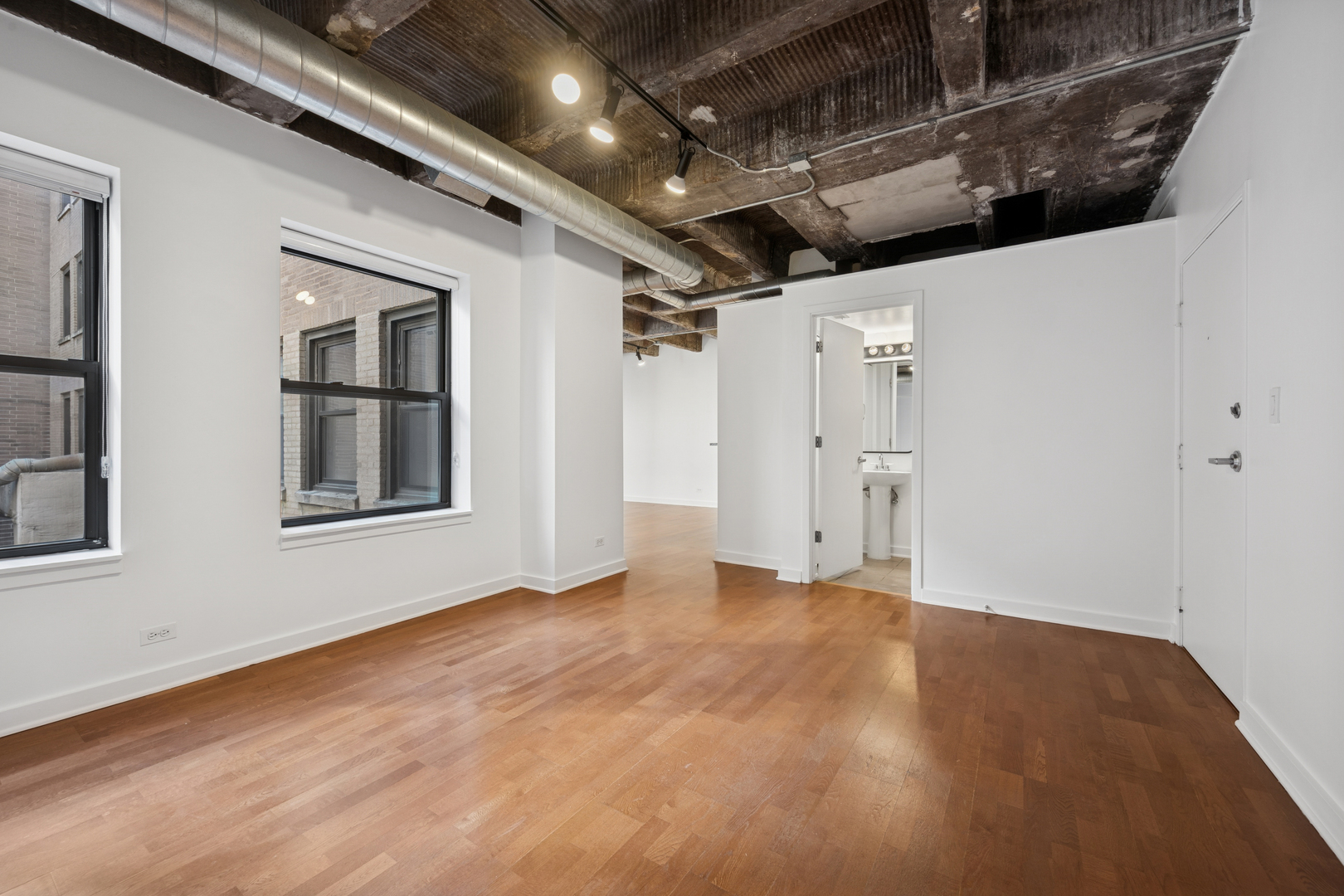 3150 N Sheffield Avenue Unit: 410