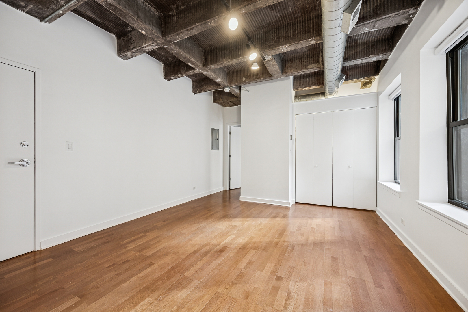 3150 N Sheffield Avenue Unit: 410