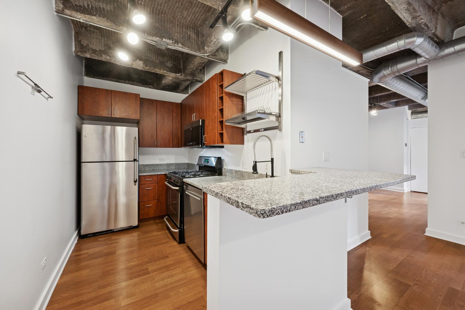 3150 N Sheffield Avenue Unit: 410