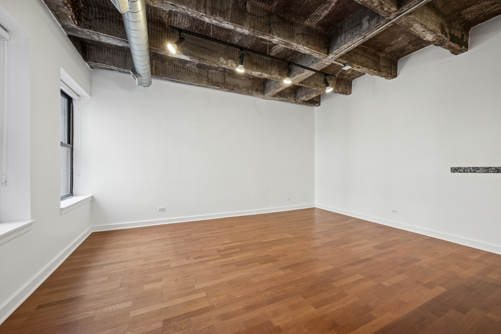 3150 N Sheffield Avenue Unit: 410