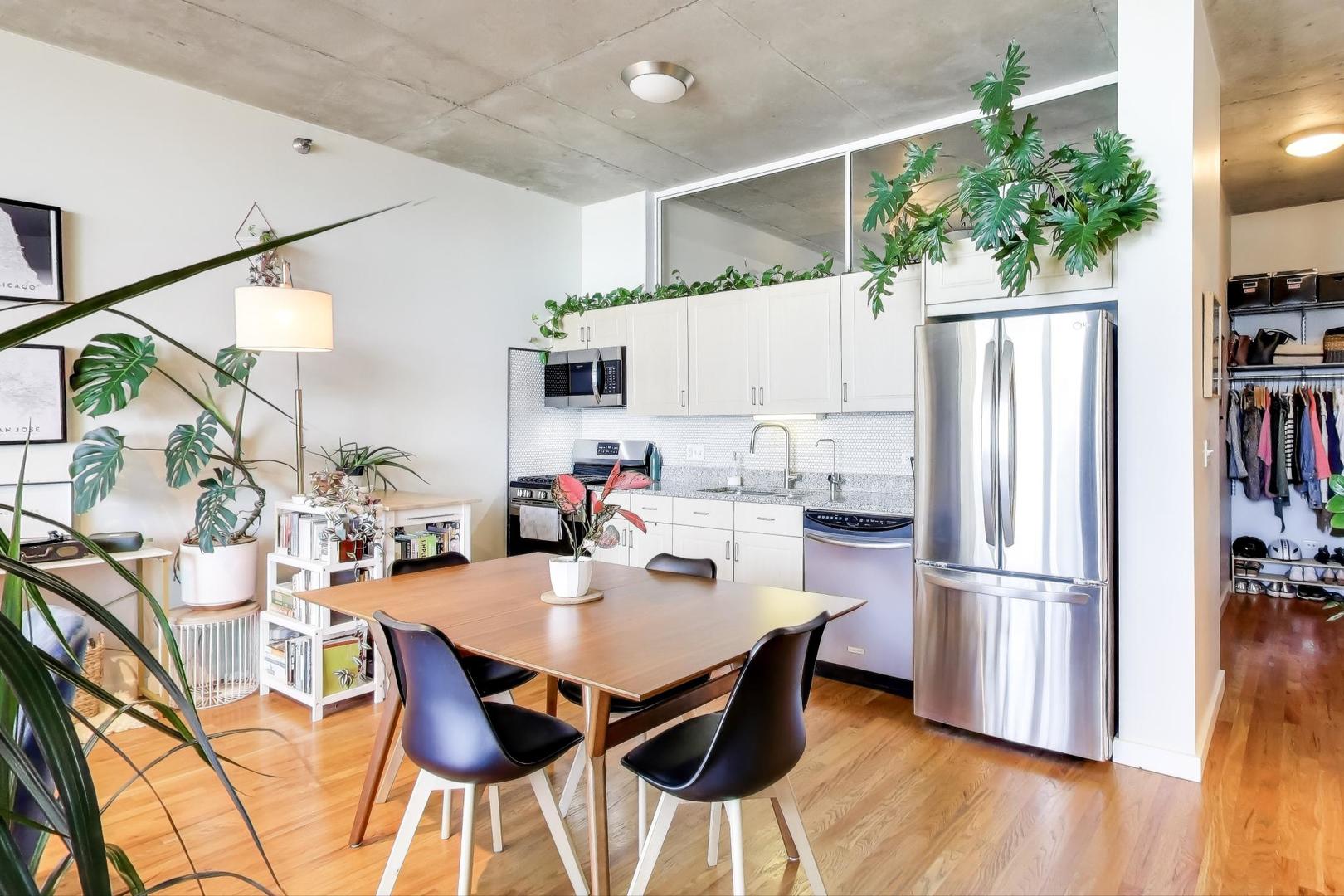 1720 S Michigan Avenue Unit: 2903