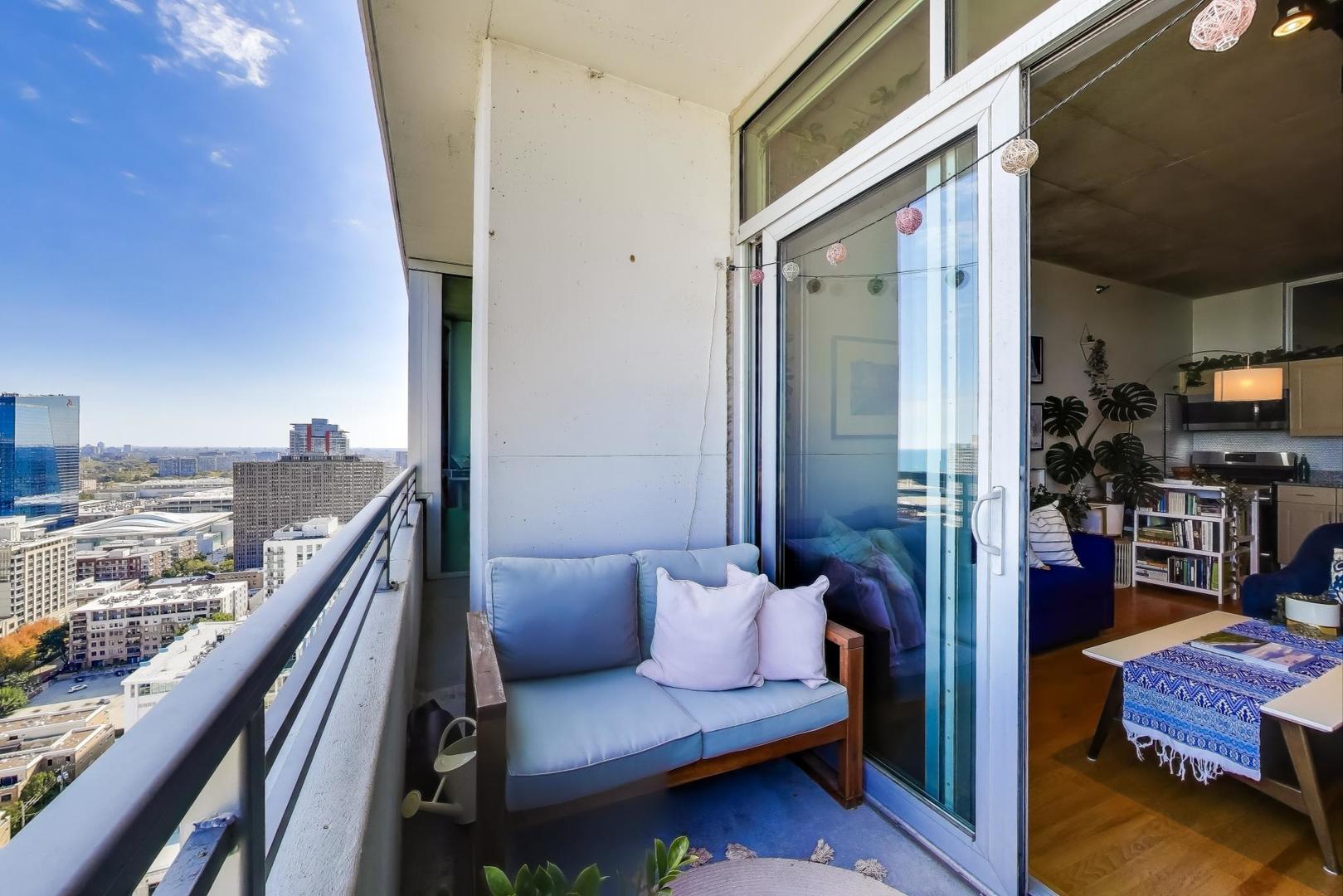 1720 S Michigan Avenue Unit: 2903