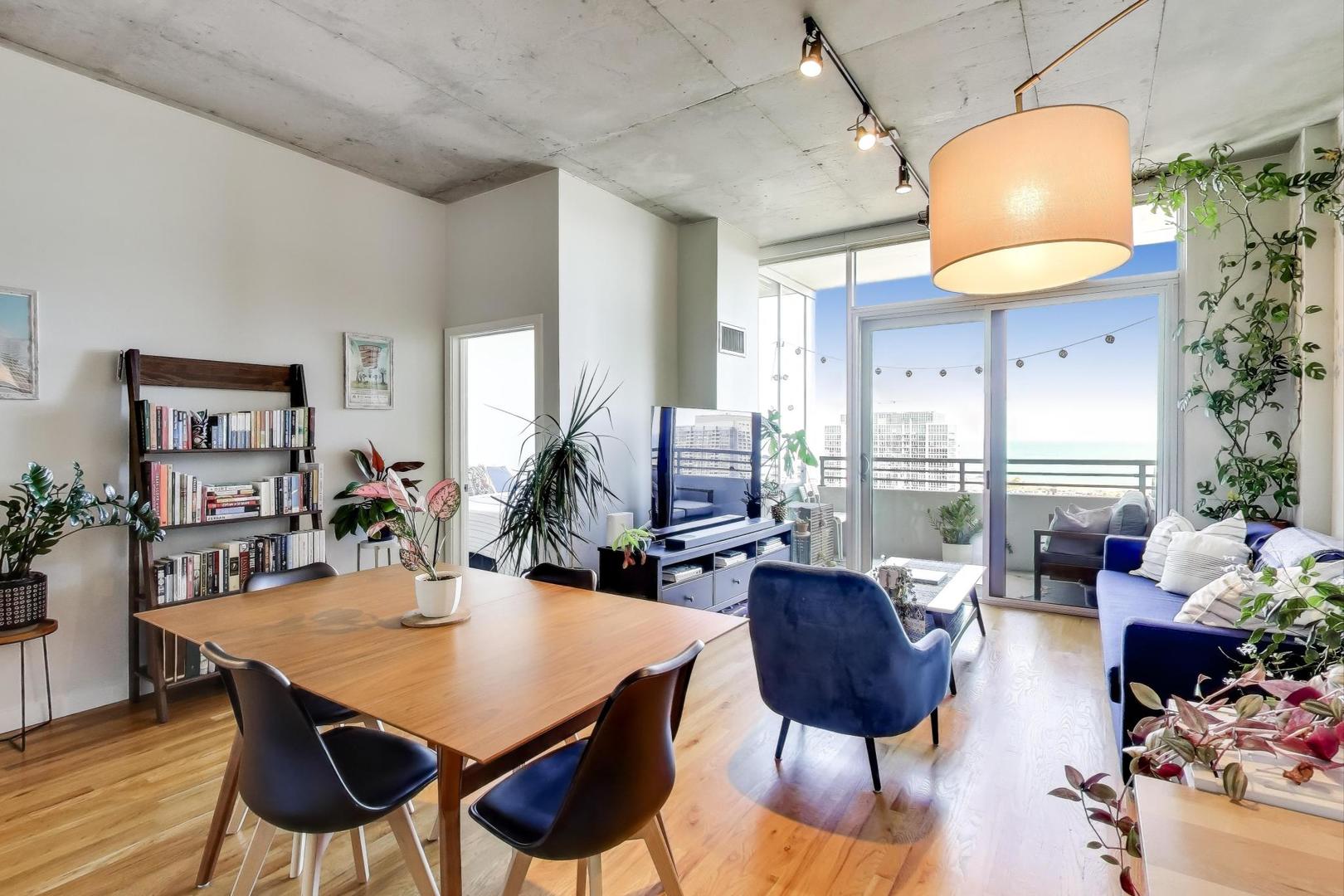 1720 S Michigan Avenue Unit: 2903