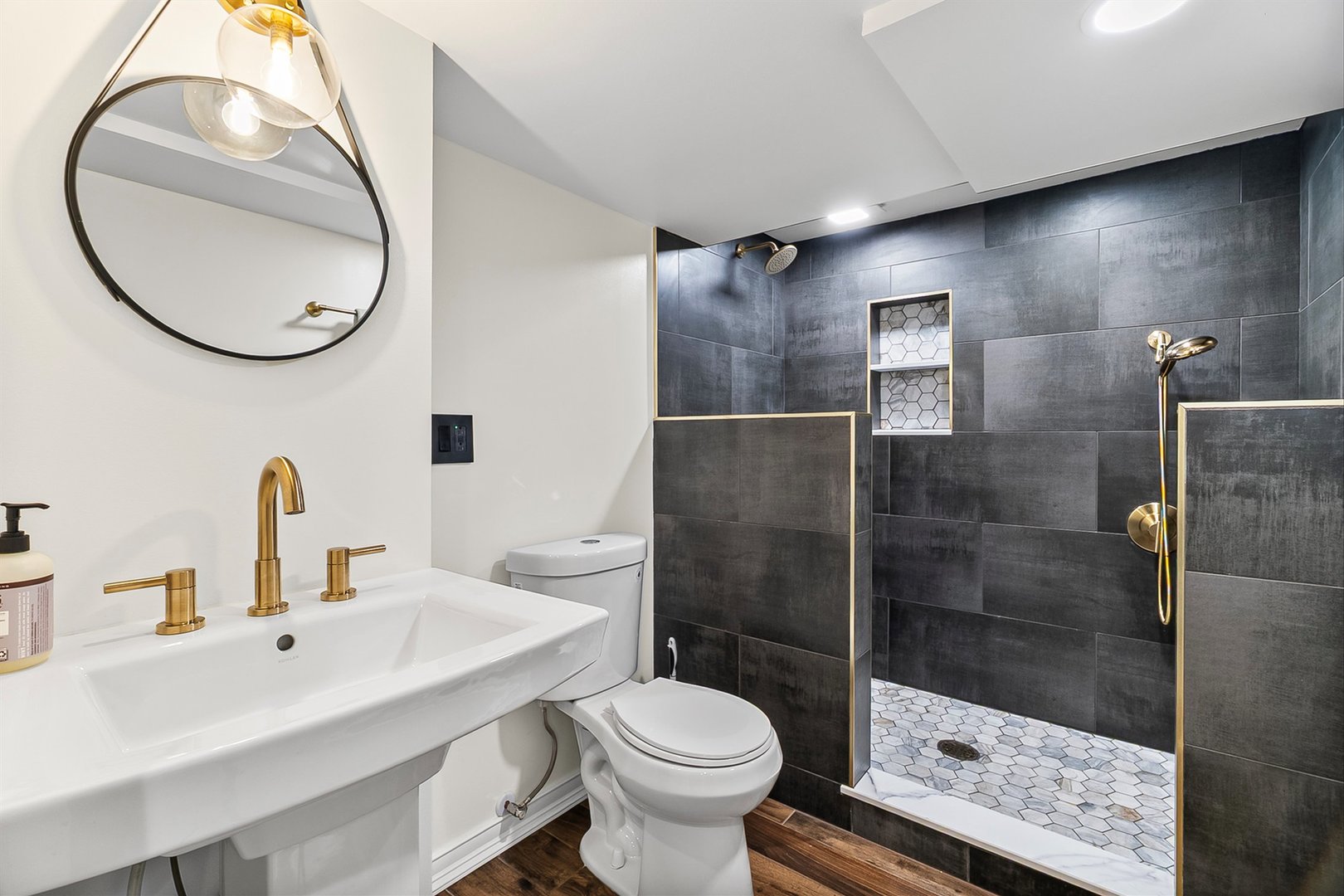 5410 W Hutchinson Street