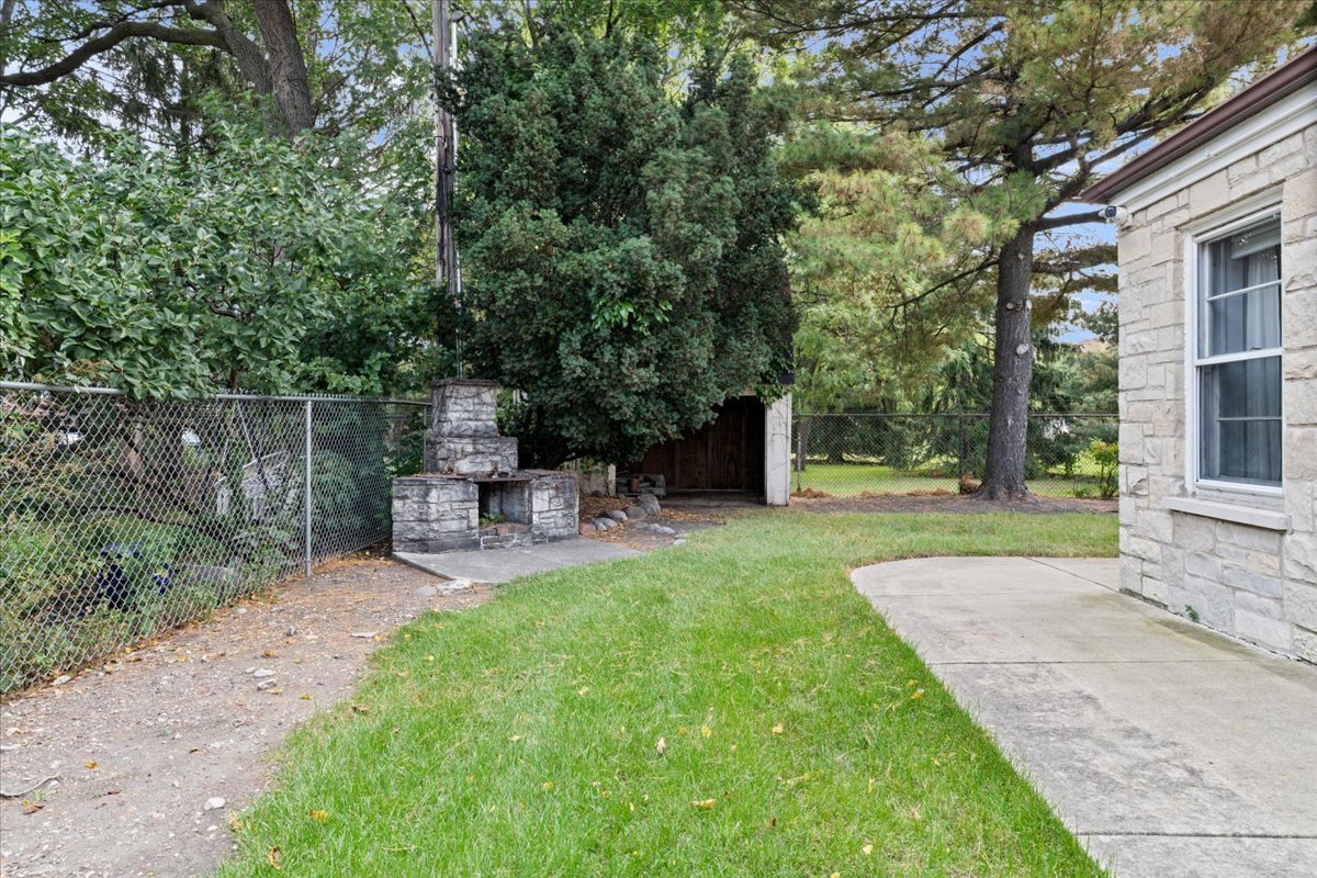 2256 W Birchwood Avenue