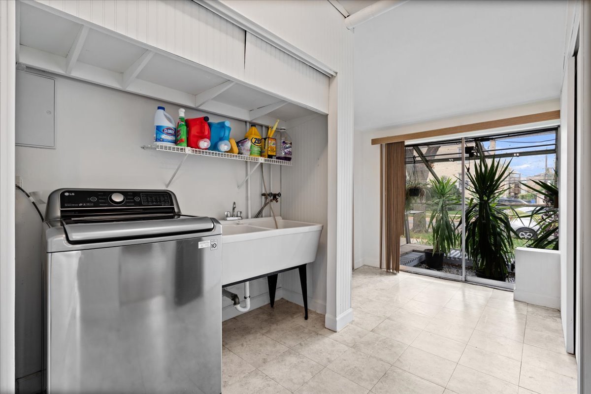 2256 W Birchwood Avenue