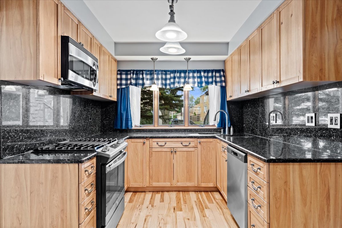 2256 W Birchwood Avenue