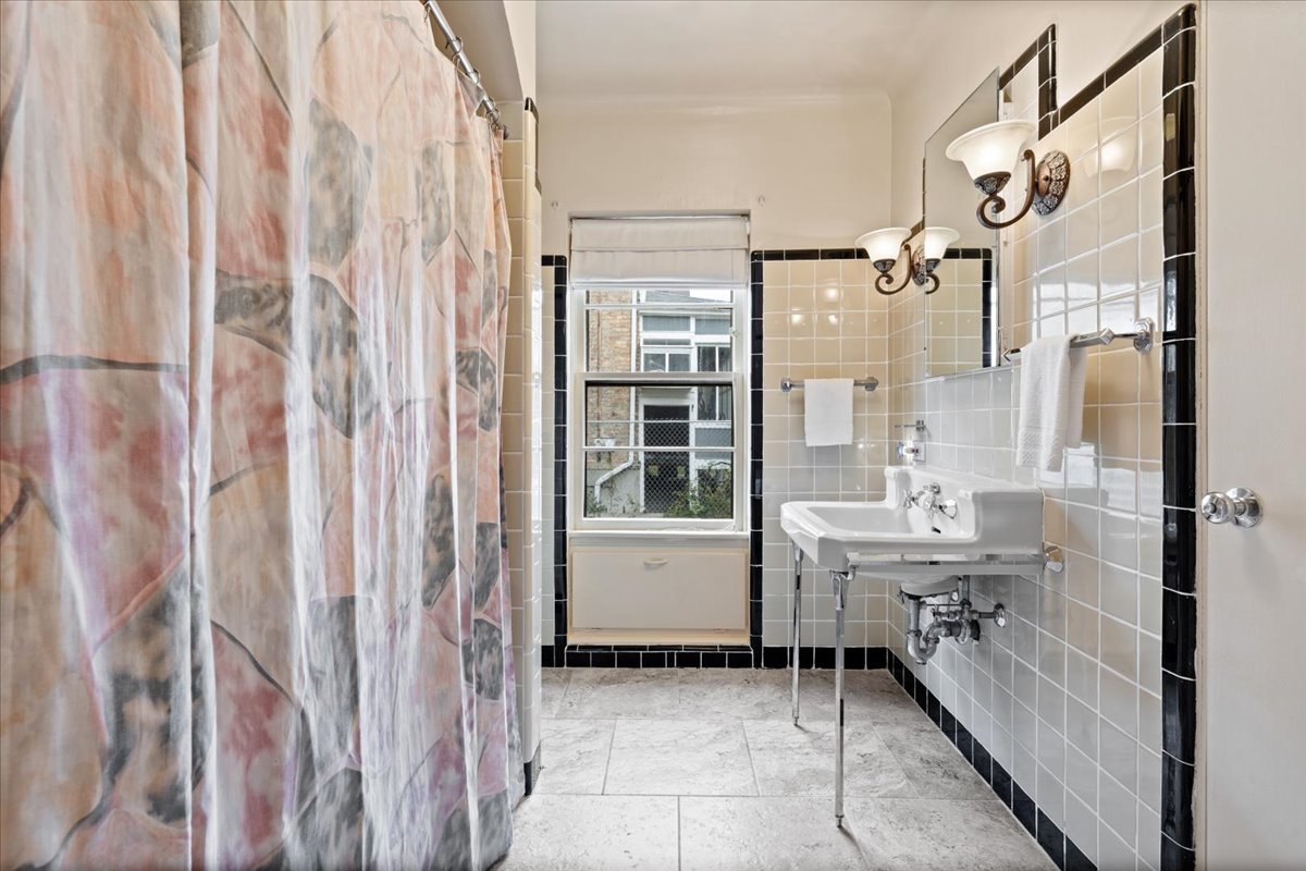 2256 W Birchwood Avenue