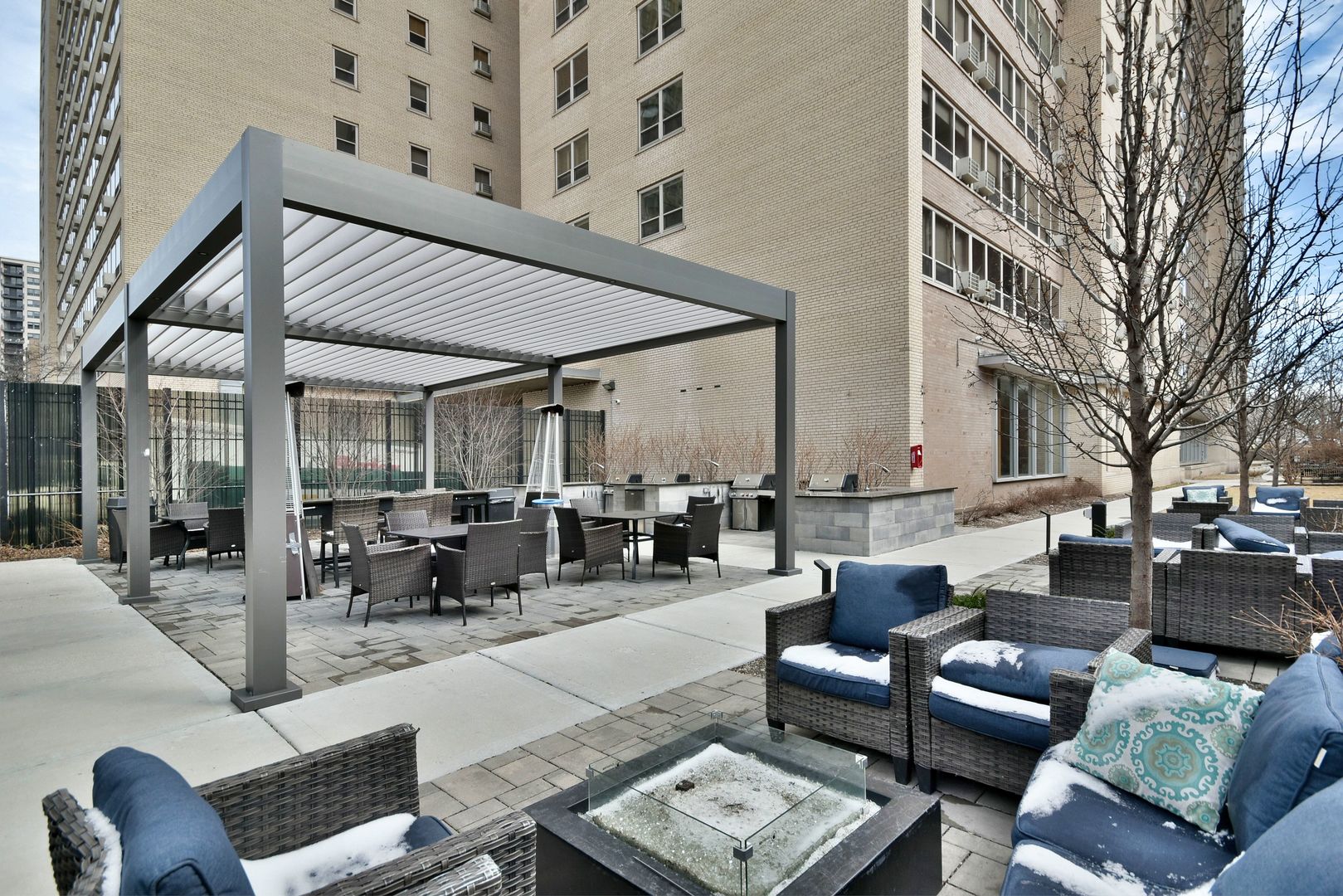 3950 N LAKE SHORE Drive Unit: 1202